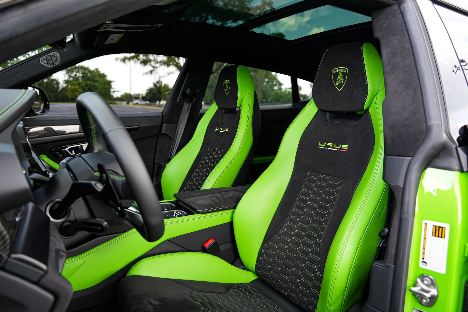 mph019_3728239414_Used_2021_Lamborghini_Urus_1783023408_d880a840c8