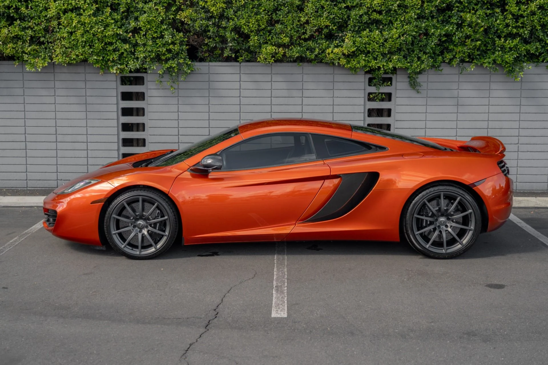 mph019_3732062787_Used_2012_Mc_Laren_MP_4_12_C_1760565617_db1e4aef7d