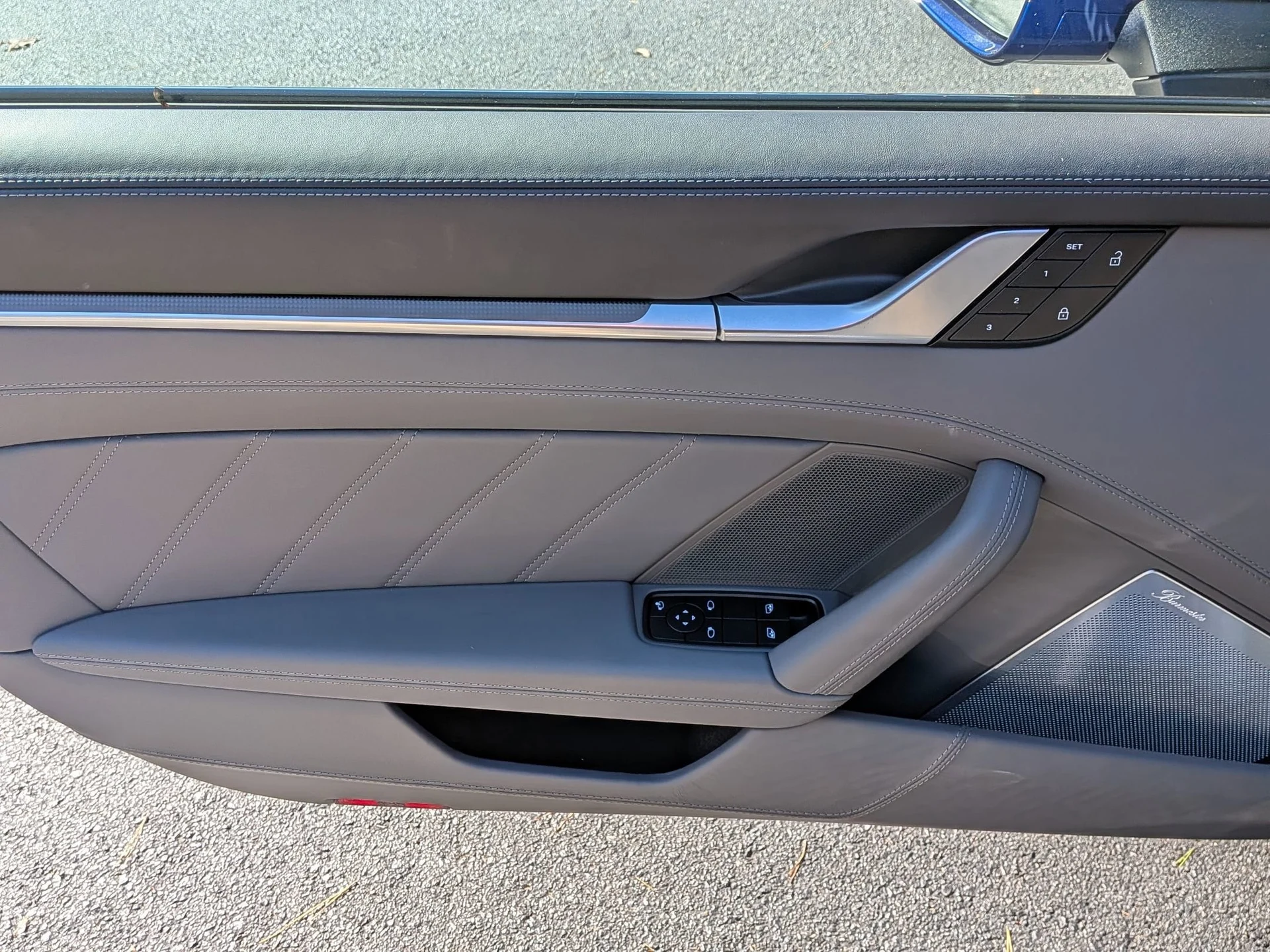 mph019_3733941940_5234ed135b1f425ac67253e72048c844x_4fcb170664