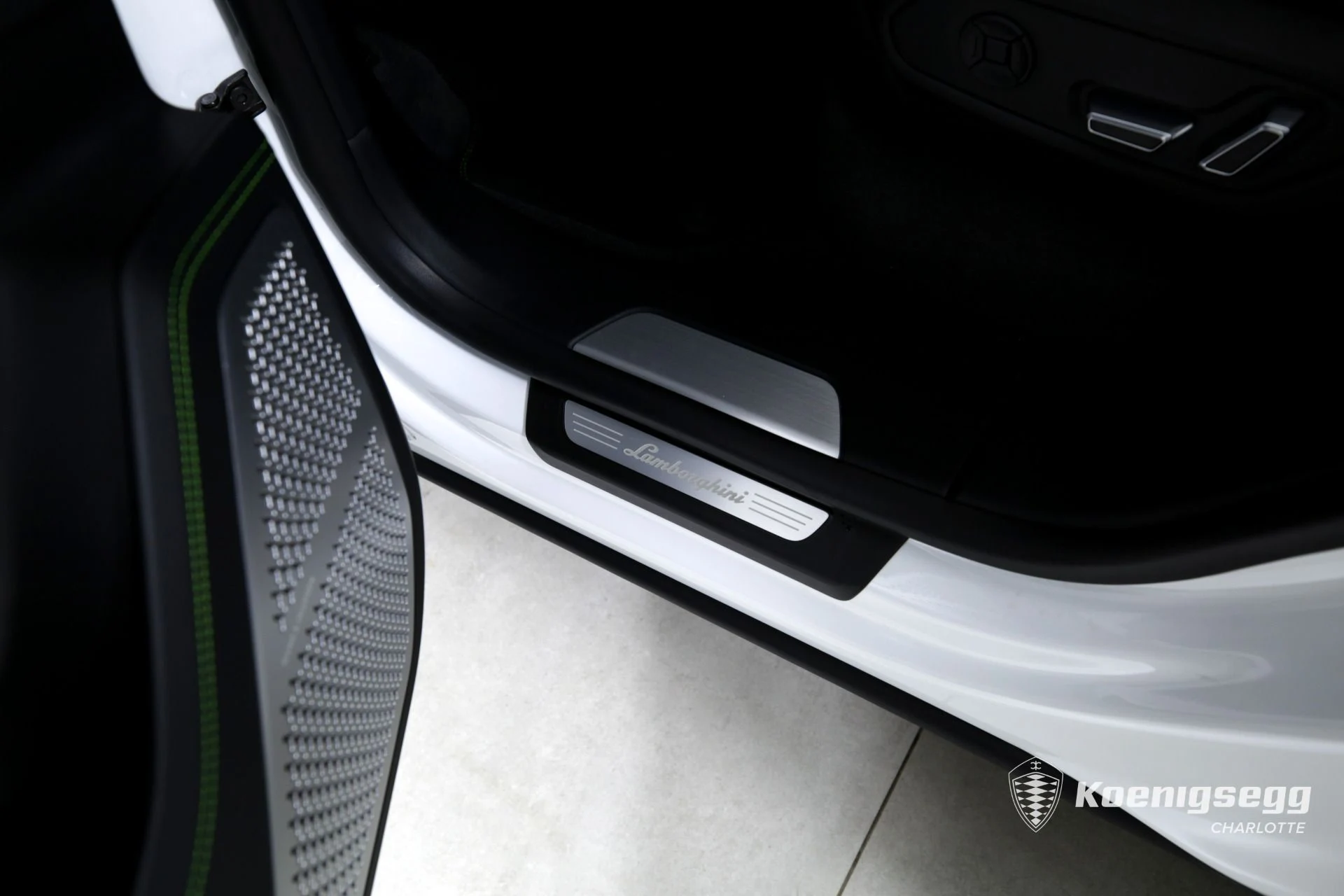 mph019_3737474287_Used_2019_Lamborghini_Urus_1714496214_29ffeccfe6