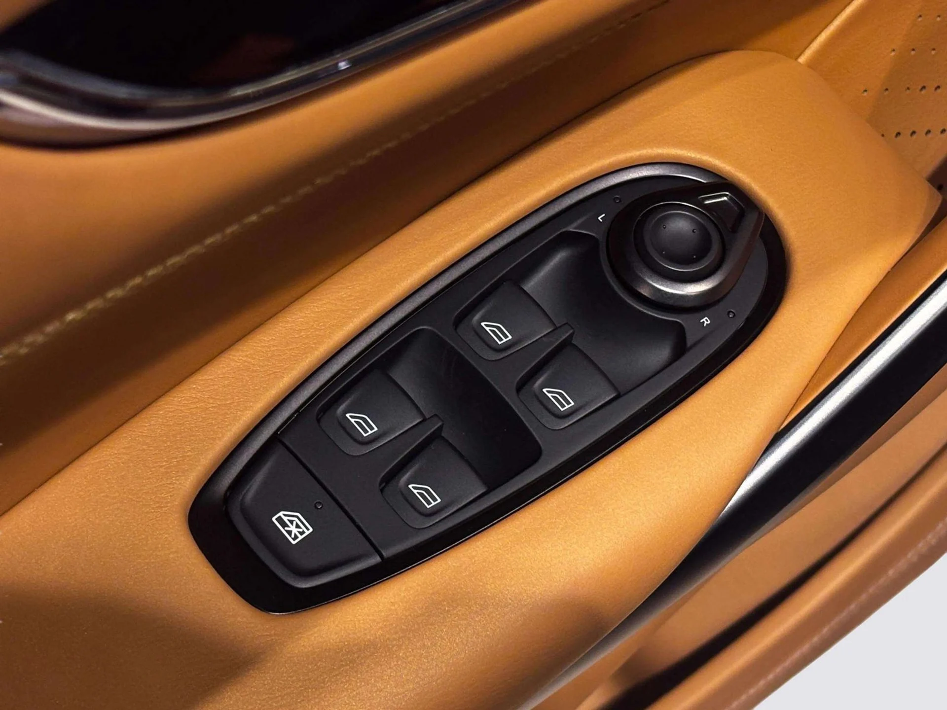 mph019_3743403436_f5109b0f_f0ad_4c4e_821c_8114fc917aa9_66d1000a4a