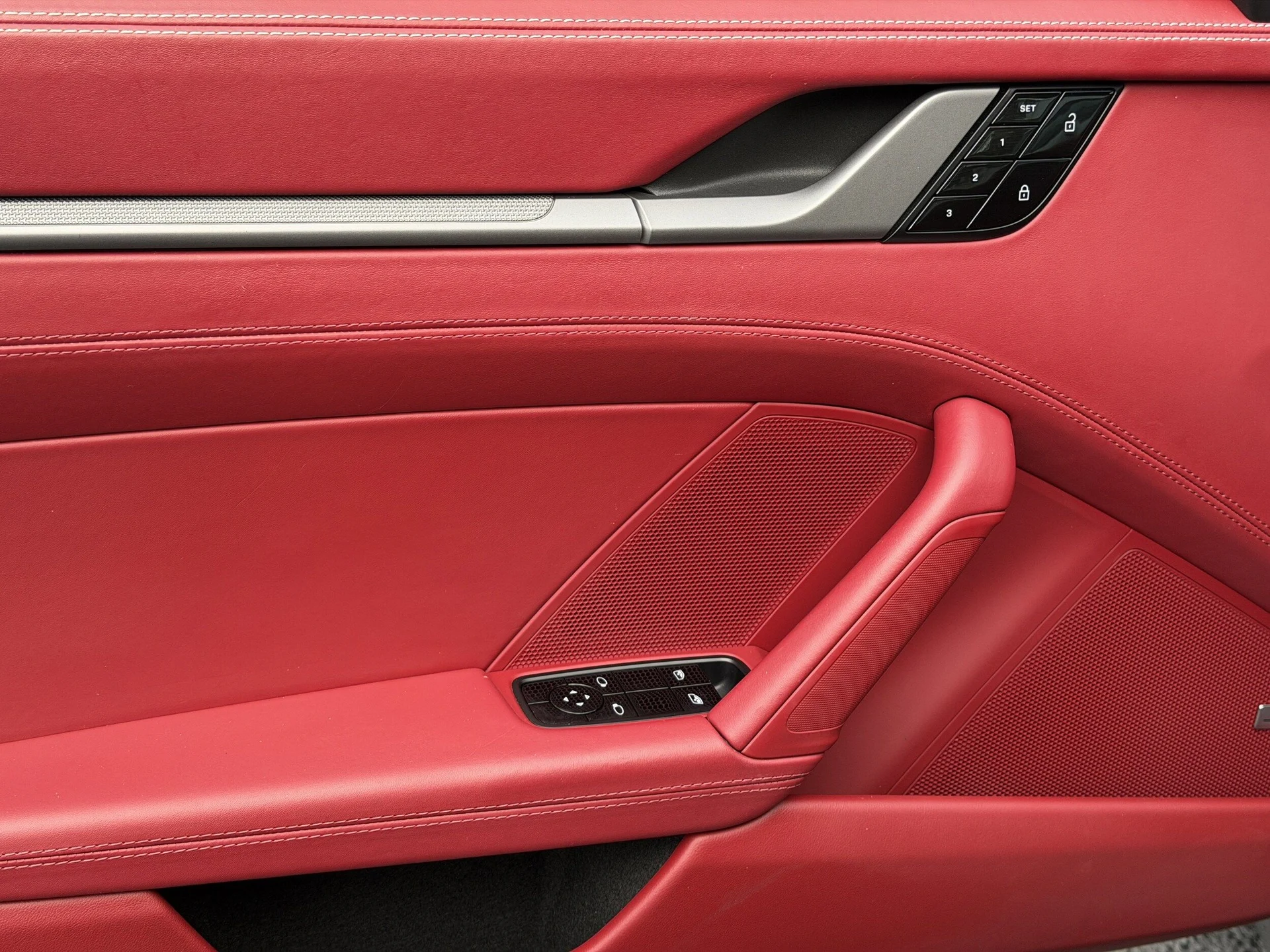 mph019_3745682298_5ab46edf1c42a4d976034f0a9f21ba02x_23e8a95900