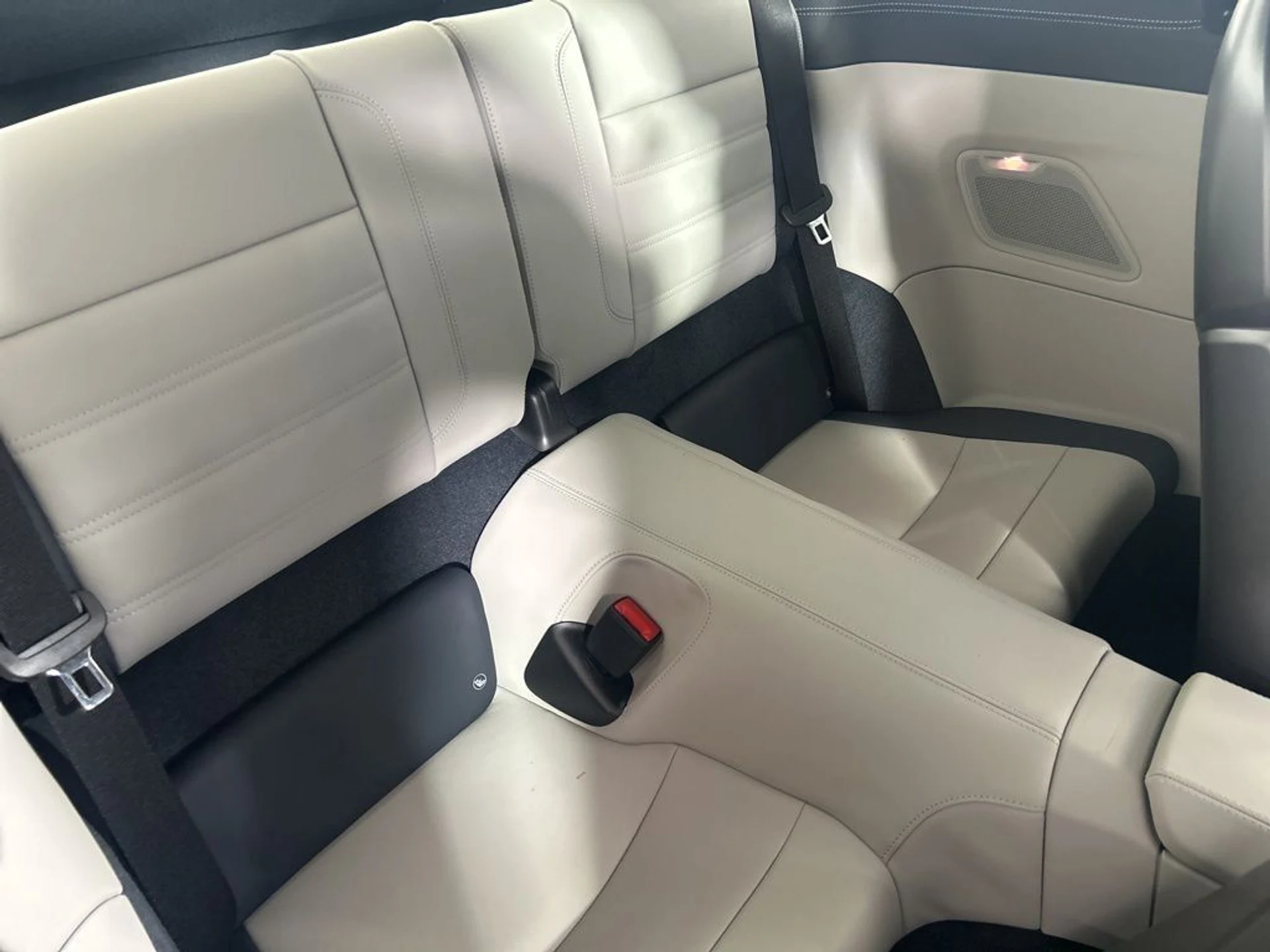 mph019_3747523956_576b4b69c2af7c9e42dfc587727db6d2_039849c171