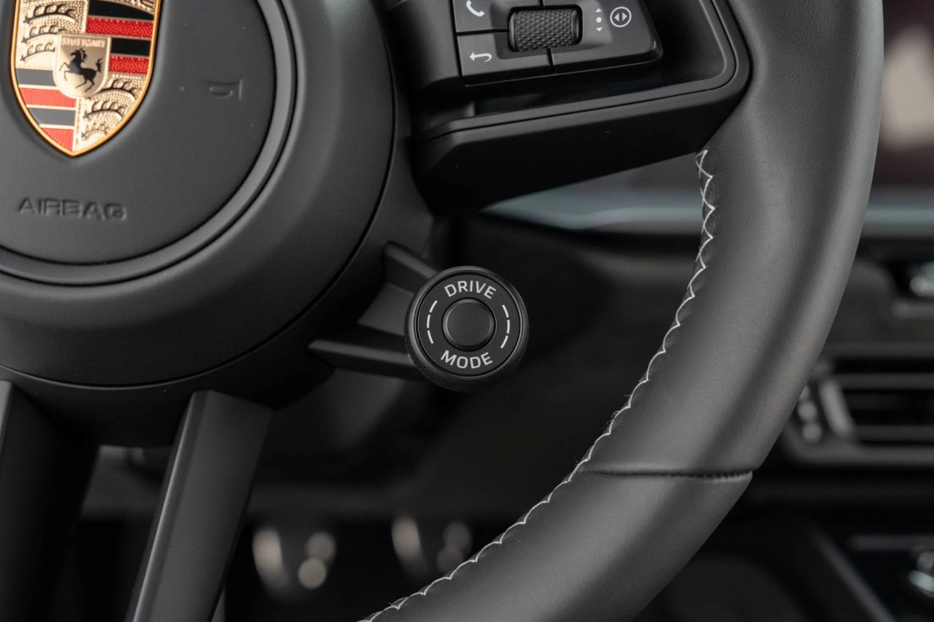 mph019_3750668910_Used_2024_Porsche_911_GT_3_1774634340_e73b17db3a