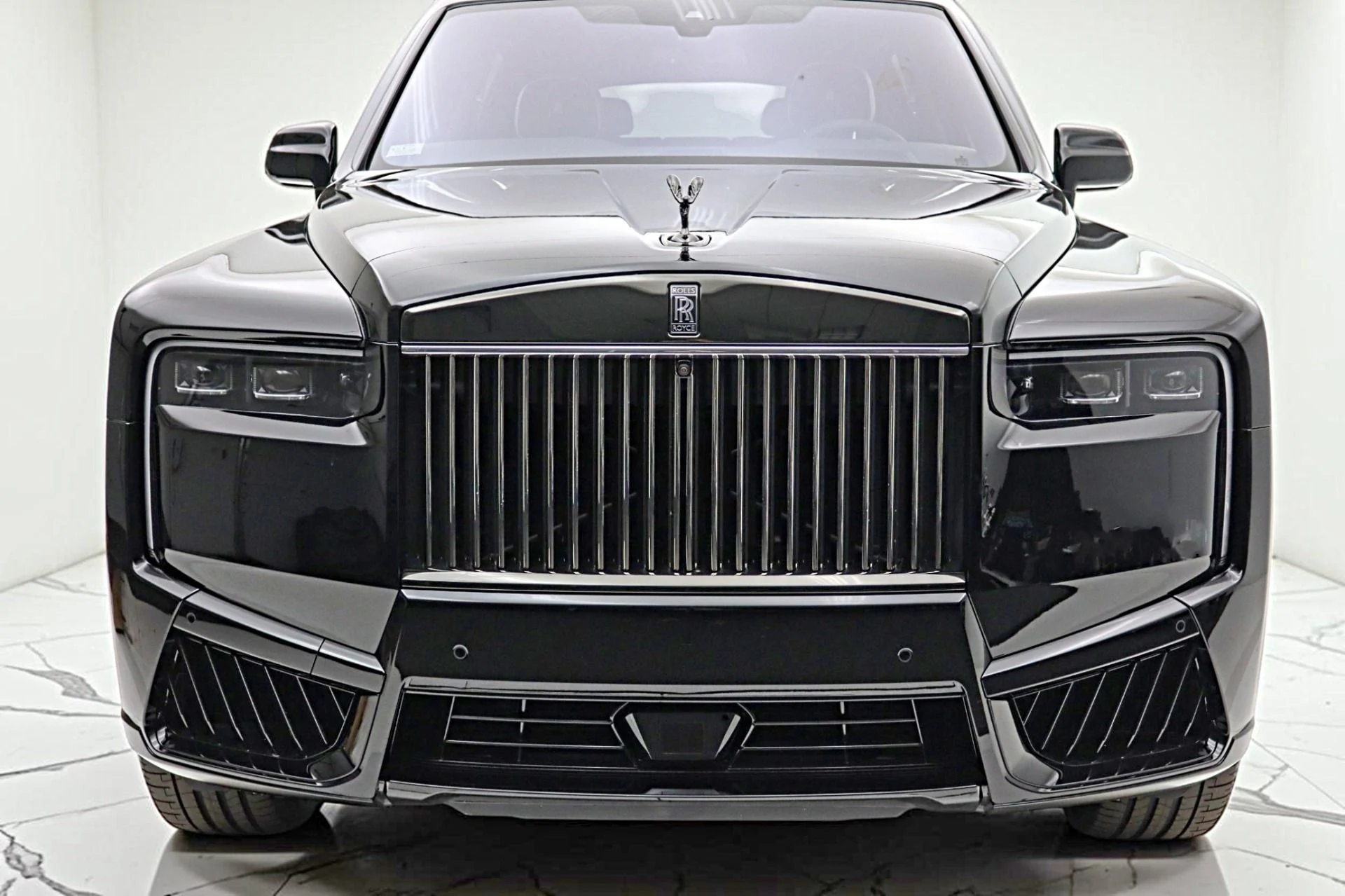 mph019_3751493973_New_2027_Rolls_Royce_Black_Badge_Cullinan_b75bb60c22