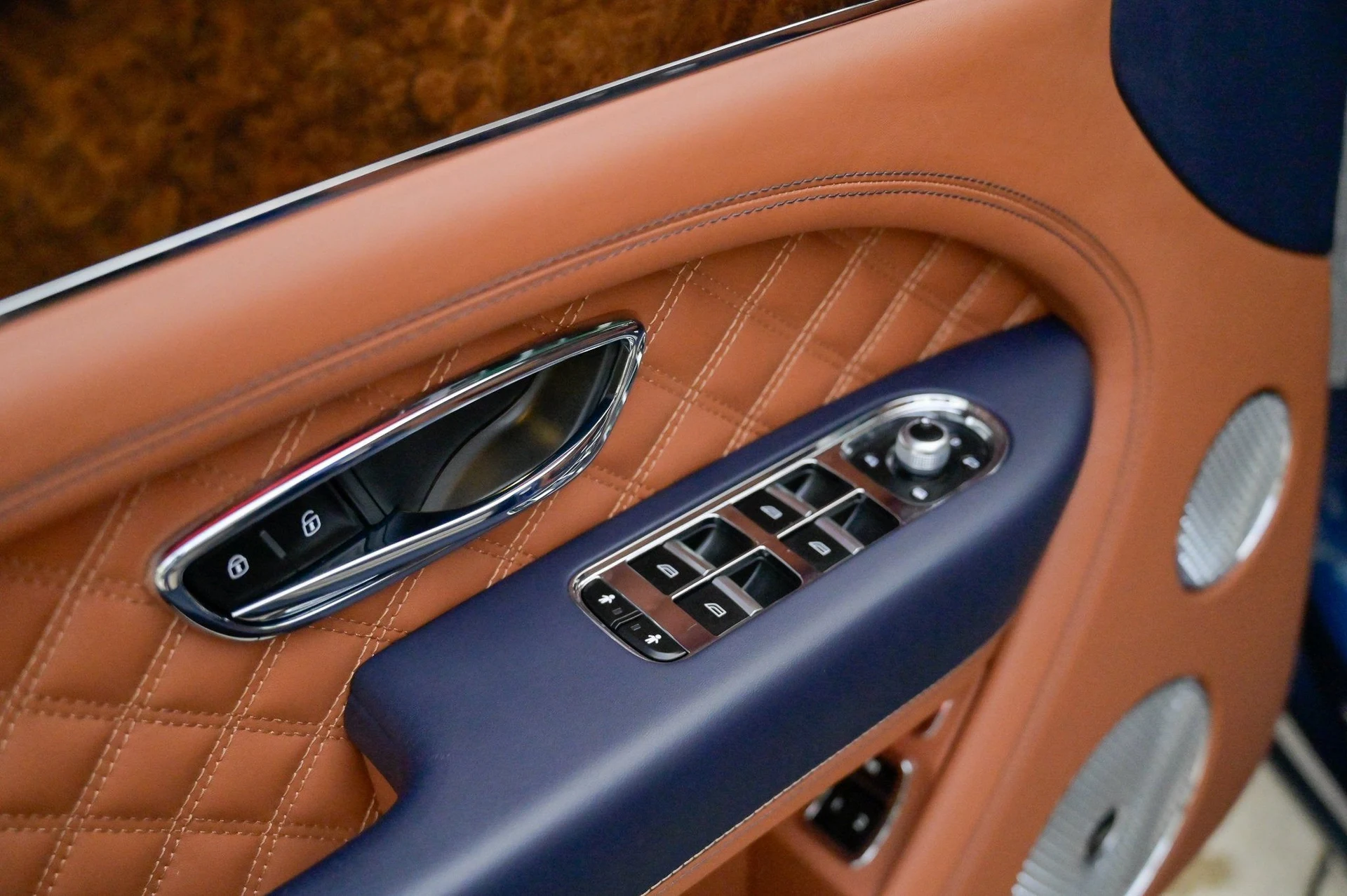 mph019_3776691814_0ab57f3c630a4025ab2c4a772f6a30c1_034fb8ae6e