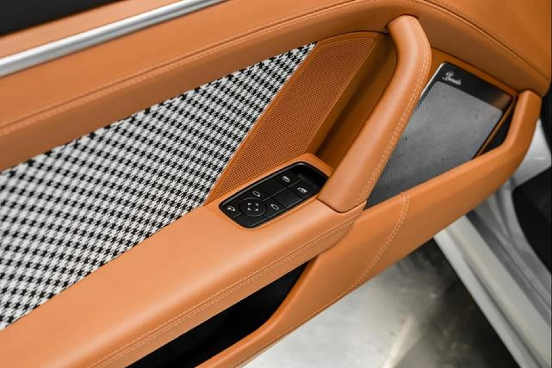 mph019_3779420608_k_O6u_Hf8_D5o_Qiz_W12e7b_Ud_Ftpa_U_47e2e5752d