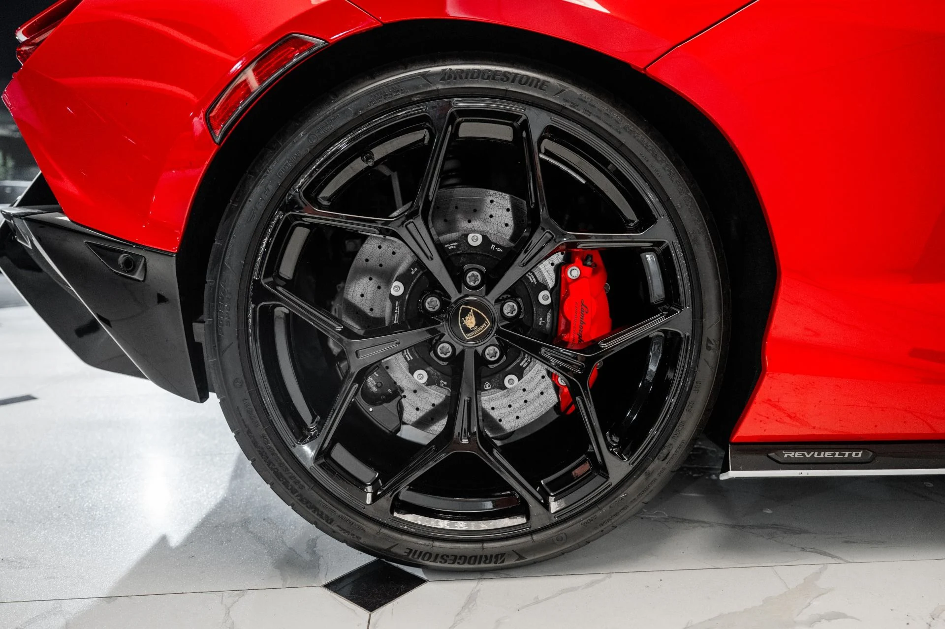 mph019_3779964714_Used_2024_Lamborghini_Revuelto_1755181683_f328c71a57
