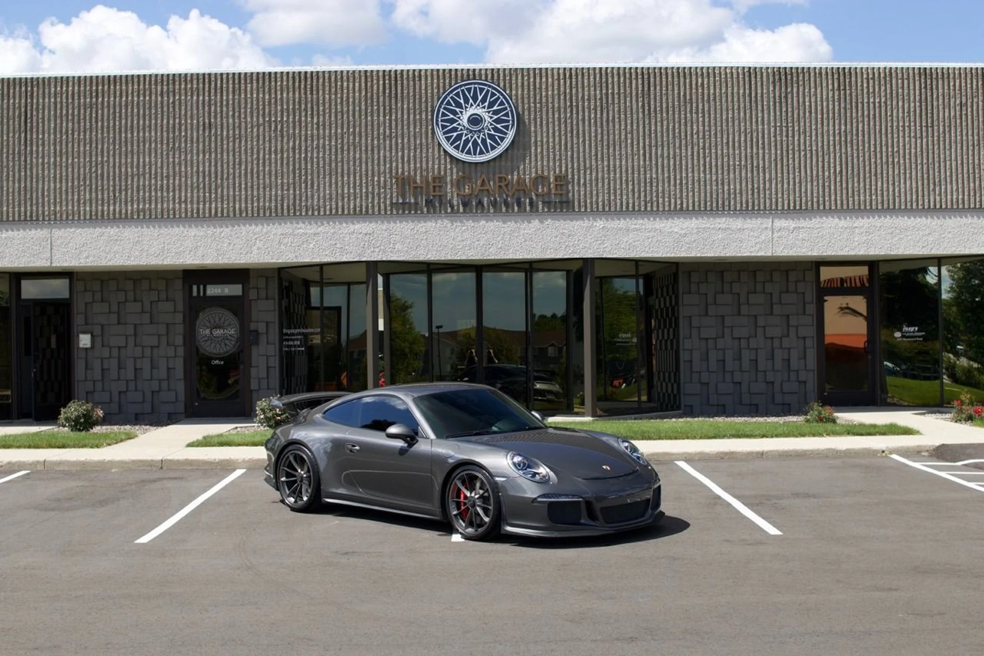 mph019_3789285845_Used_2014_Porsche_911_GT_3_1757358876_5b283af219