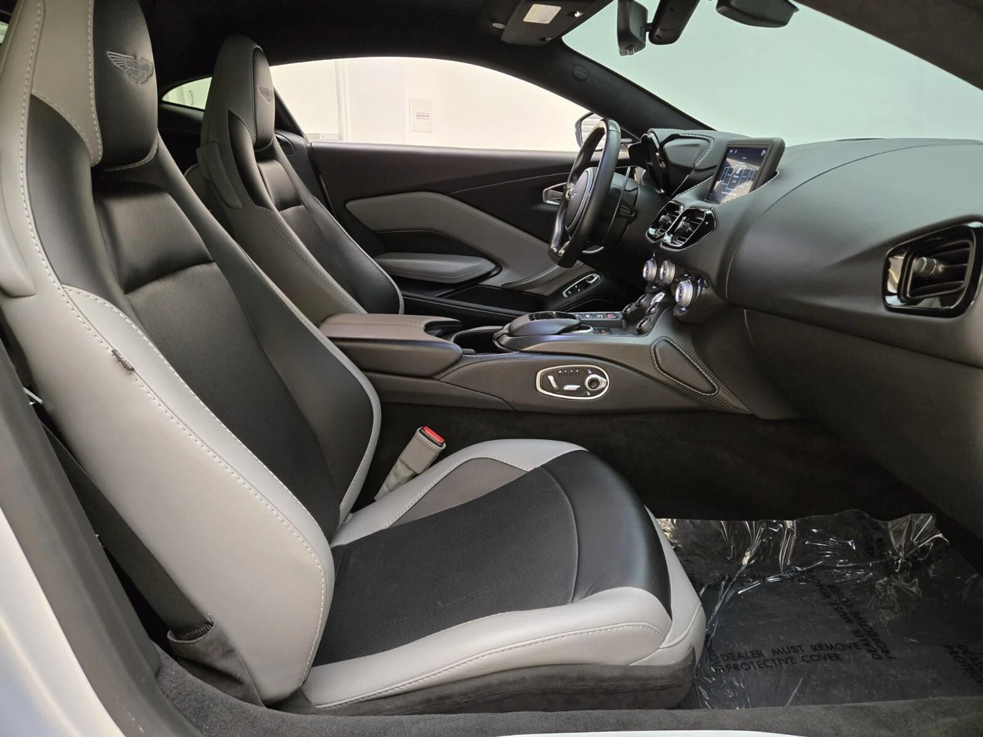 mph019_3790761298_Used_2019_Aston_Martin_Vantage_1756191182_feb95bba91