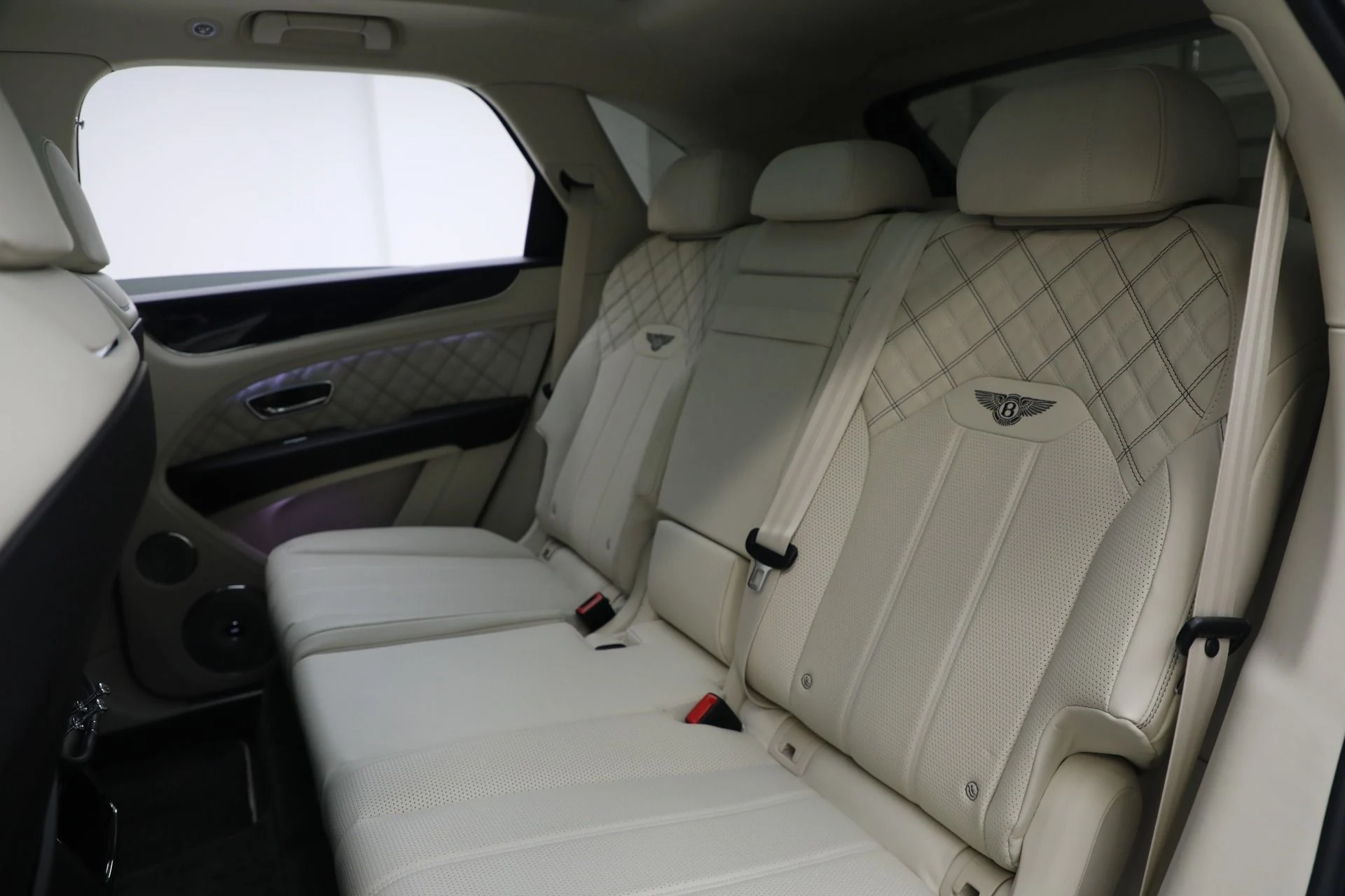 mph019_3791607411_Used_2021_Bentley_Bentayga_V8_ab0143615c