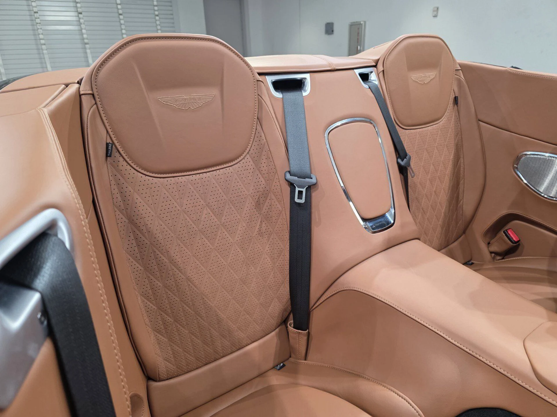 mph019_3799269180_6dca4b60447b9d30f094f655e14ac129_989c9e9f66