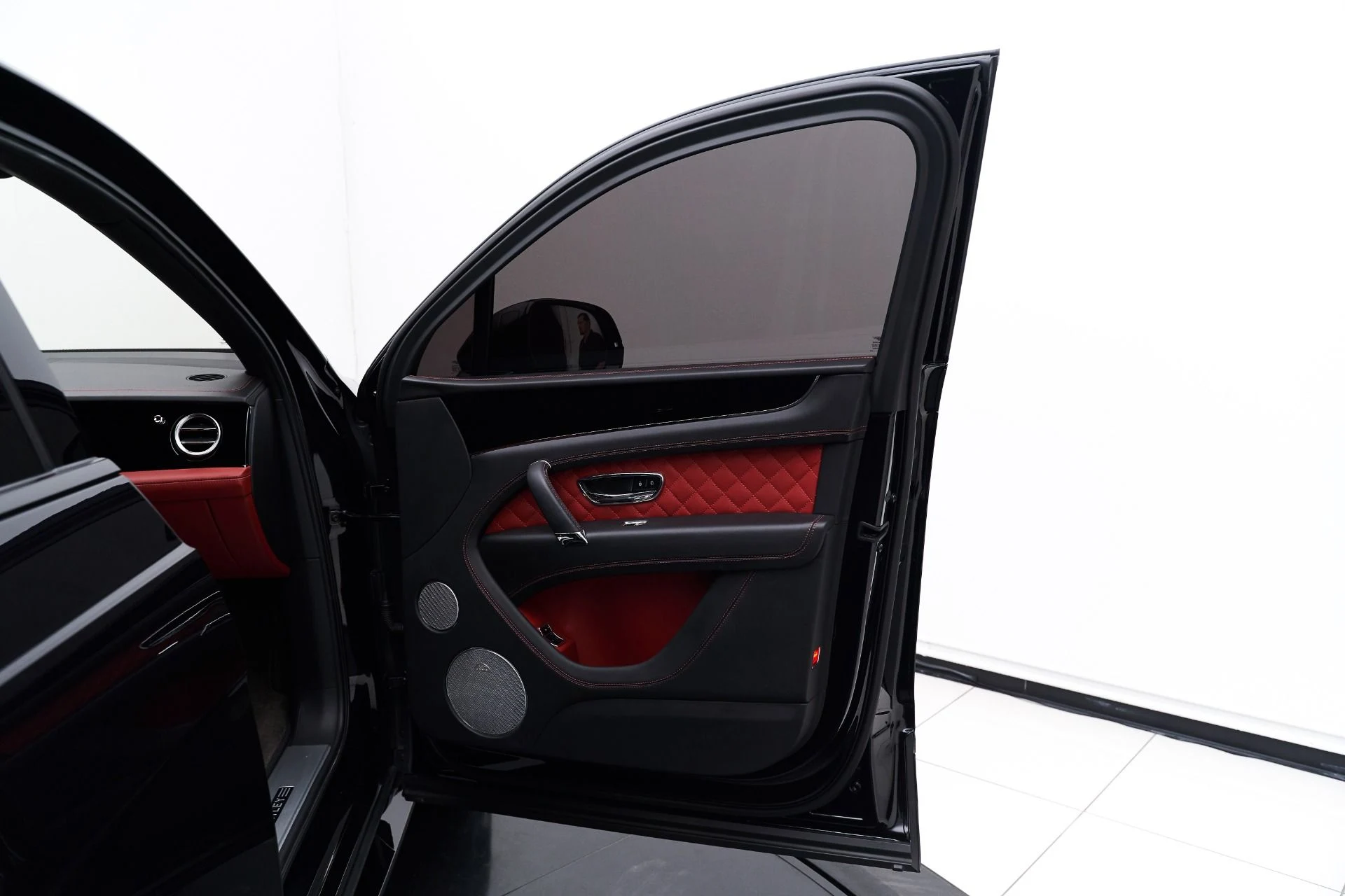 mph019_3802963022_Used_2017_Bentley_Bentayga_W12_1648839996_095eb36208