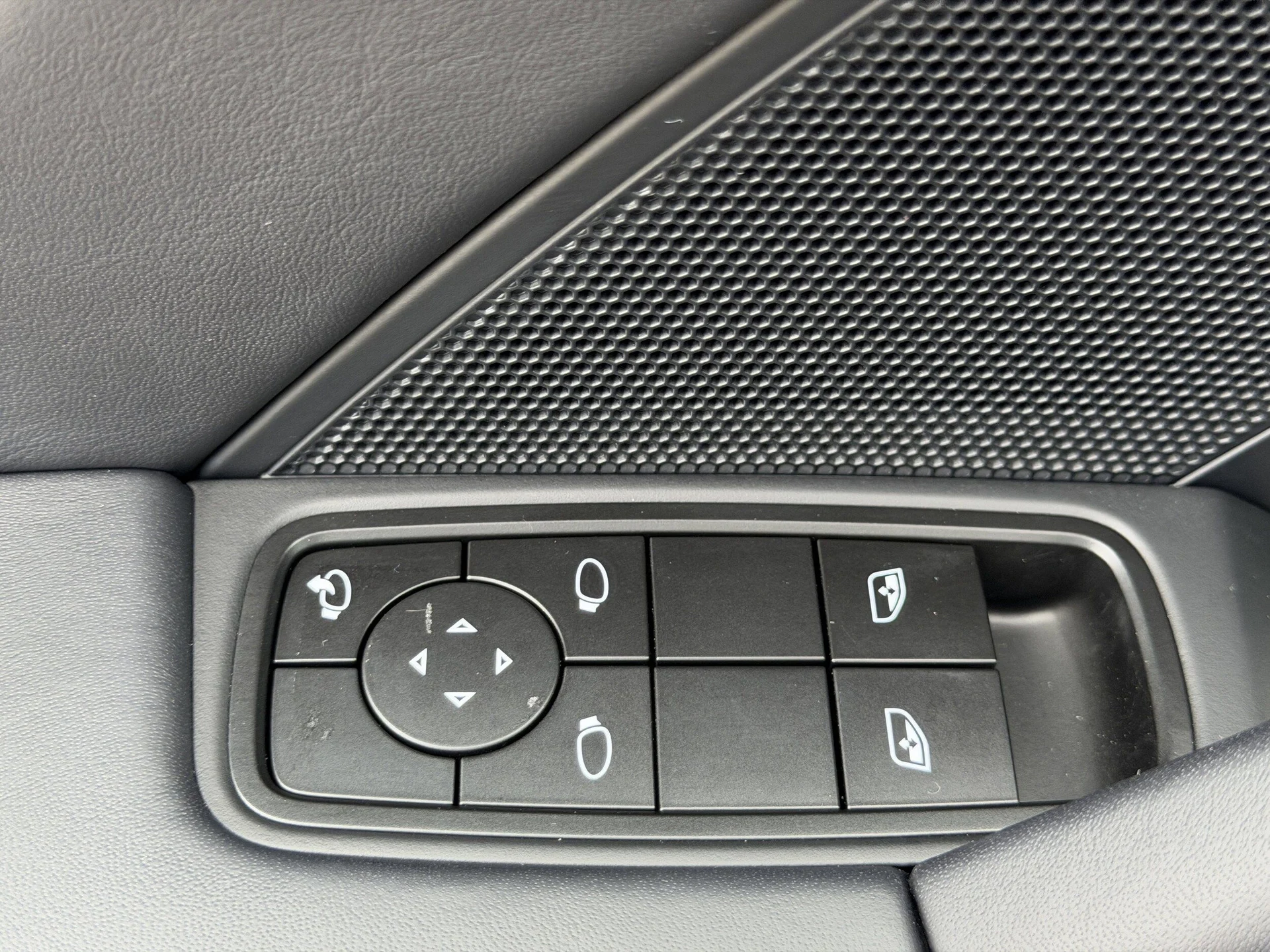 mph019_3805618714_266b39eea7f6d05692e1d26f55279c45x_dae4278533