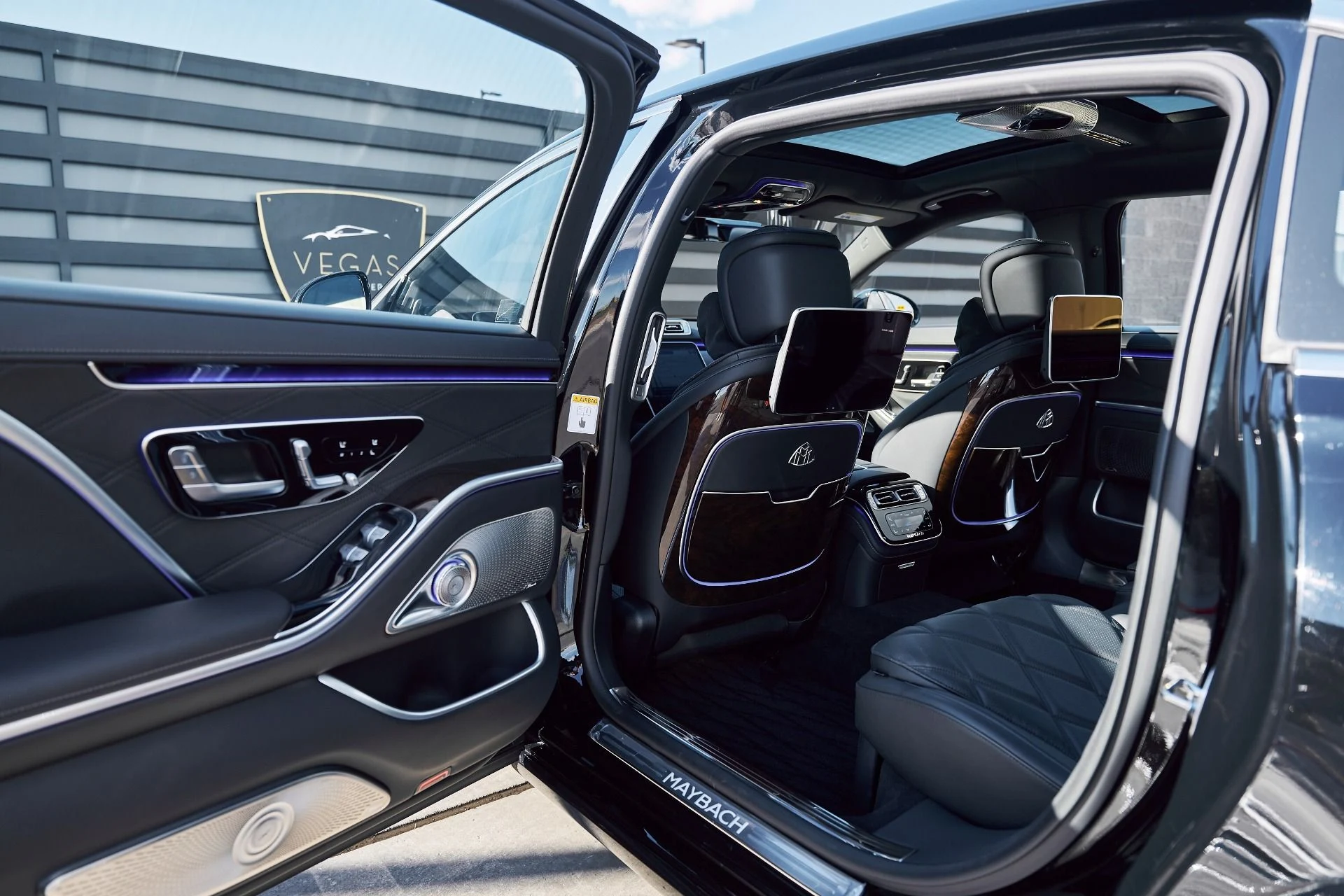 mph019_3821859170_Used_2025_Mercedes_Benz_S_Class_Maybach_S_580_1769305276_ae5dcc95e6