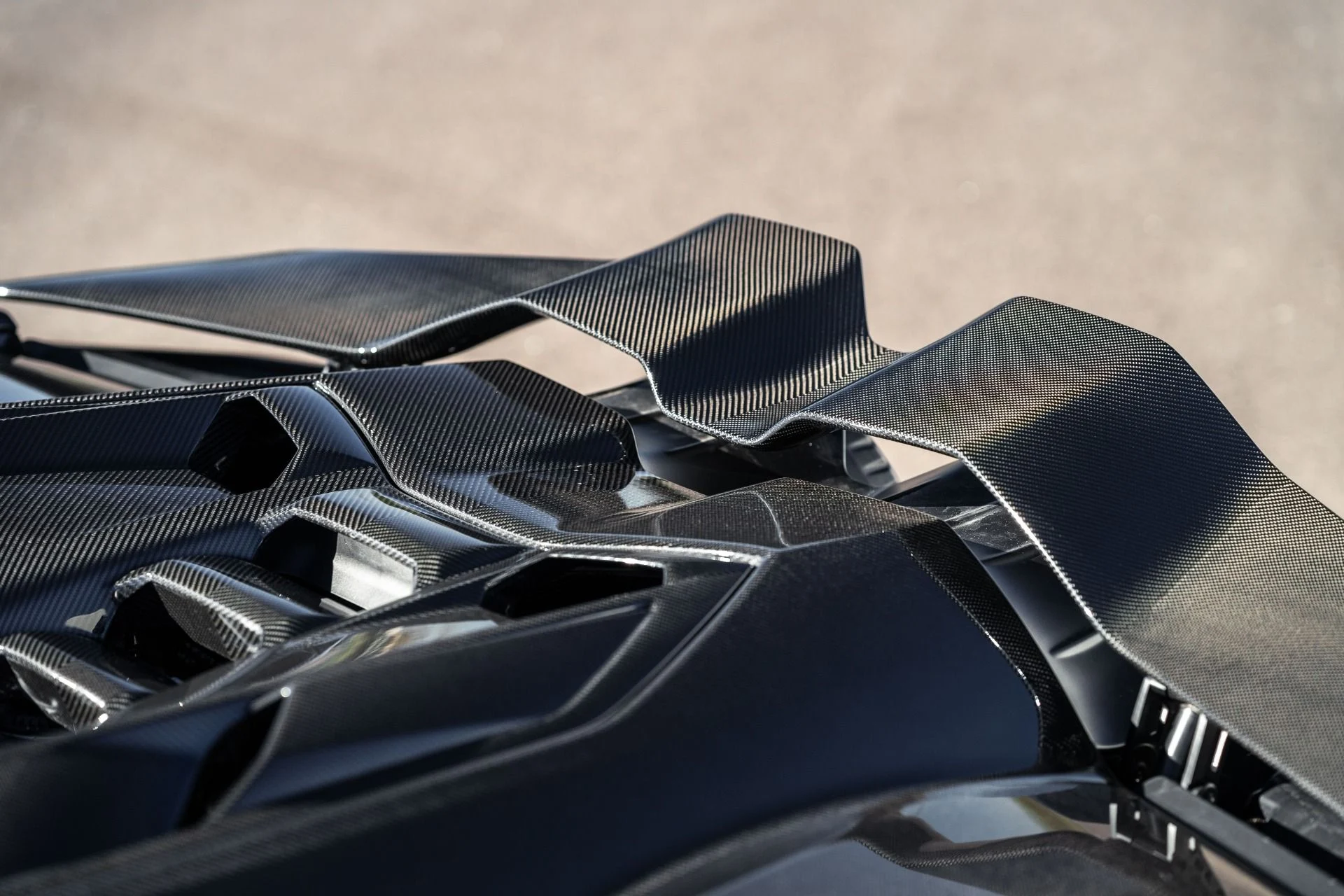 mph019_3822842641_Used_2025_Lamborghini_Revuelto_1791313066_12b14e80ff