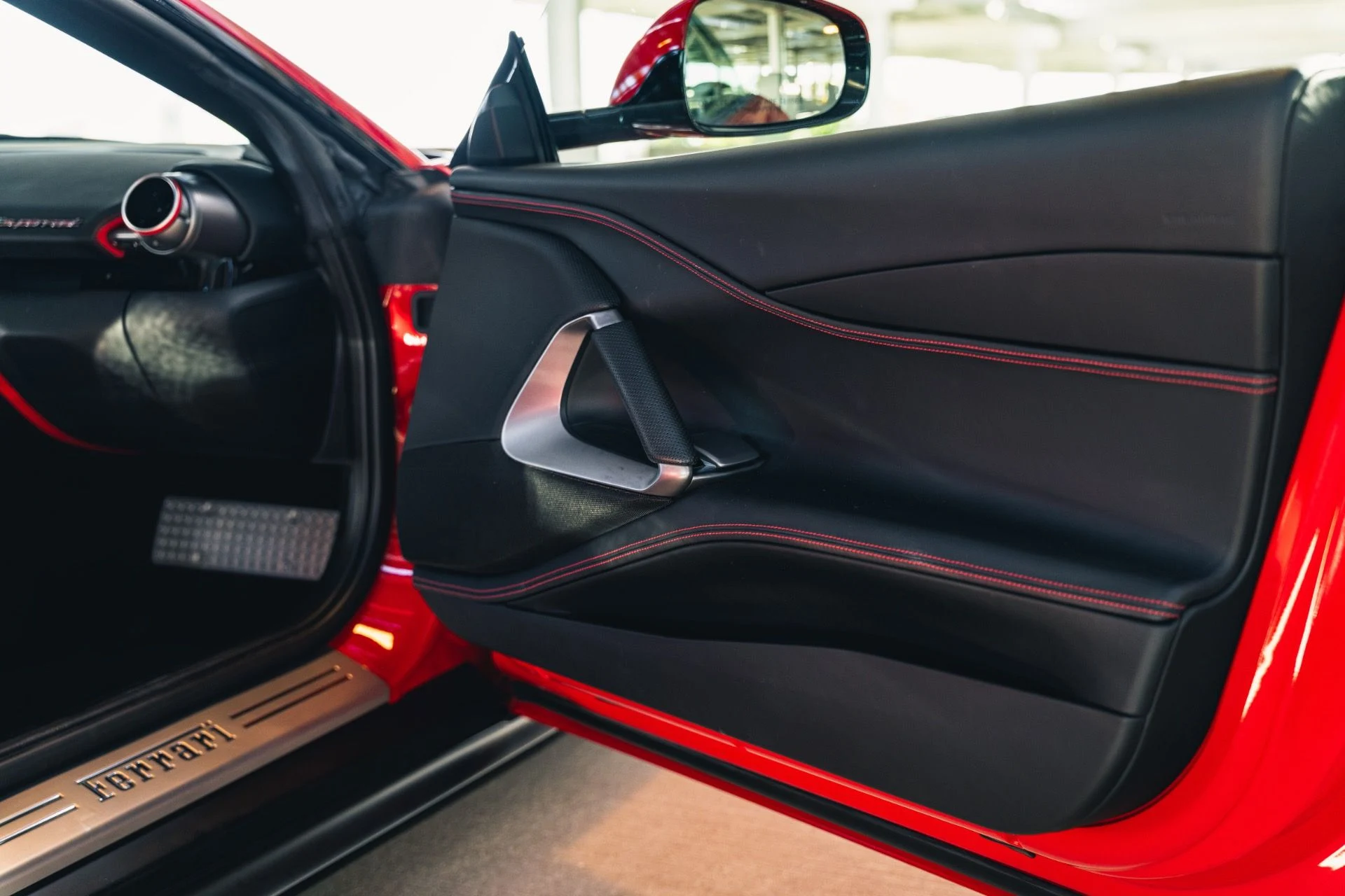 mph019_3823342704_Used_2019_Ferrari_812_Superfast_1793059055_21dbc00a30