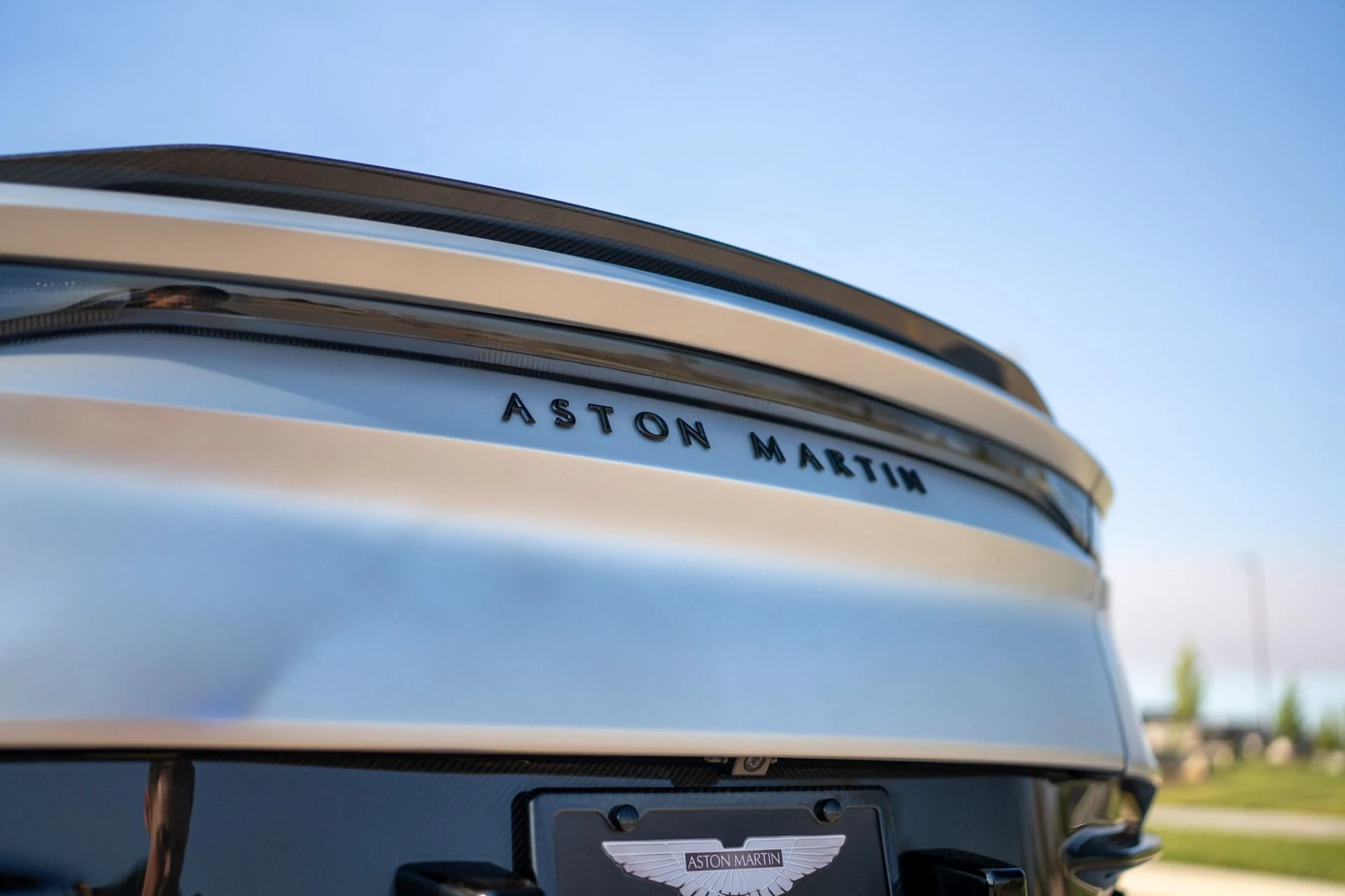mph019_3824431056_Used_2020_Aston_Martin_DBS_Superleggera_1782927184_eaf9fd3ddc