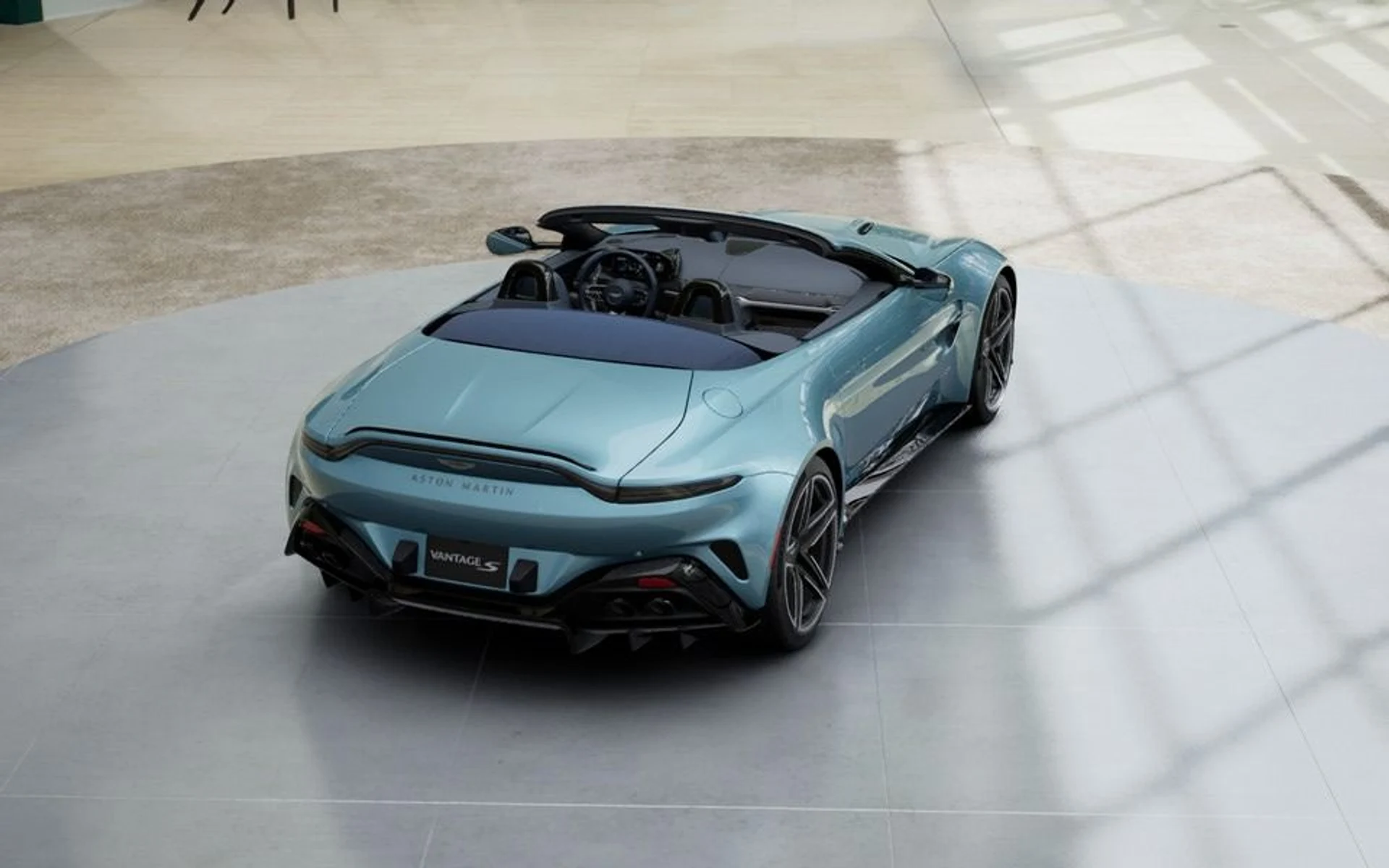 mph019_3839663363_New_2027_Aston_Martin_Vantage_S_Roadster_In_Transit_e6541016b4