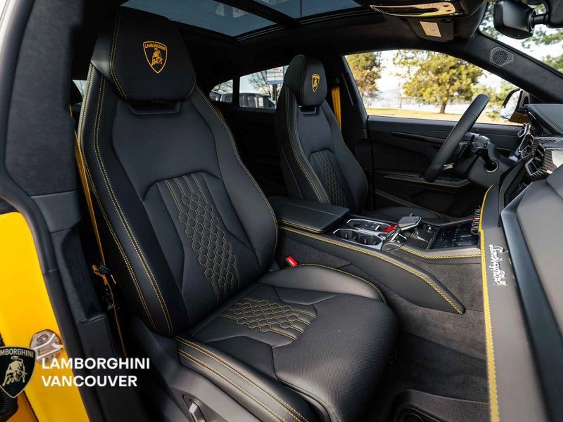 mph019_3842295294_38887415_07763_2026_lamborghini_urus_020_50781443b7