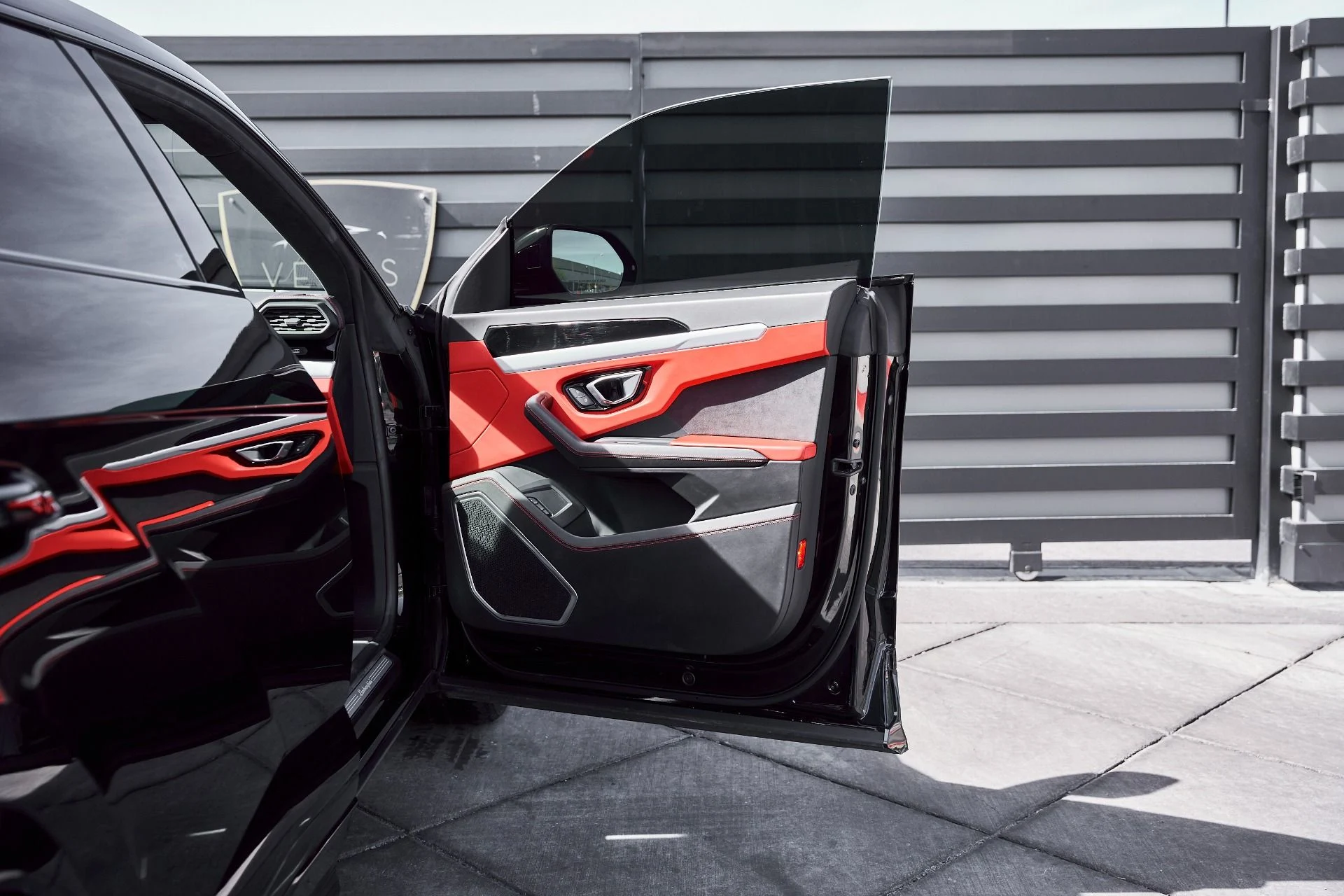 mph019_384707101_Used_2021_Lamborghini_Urus_1771987846_79be47c004