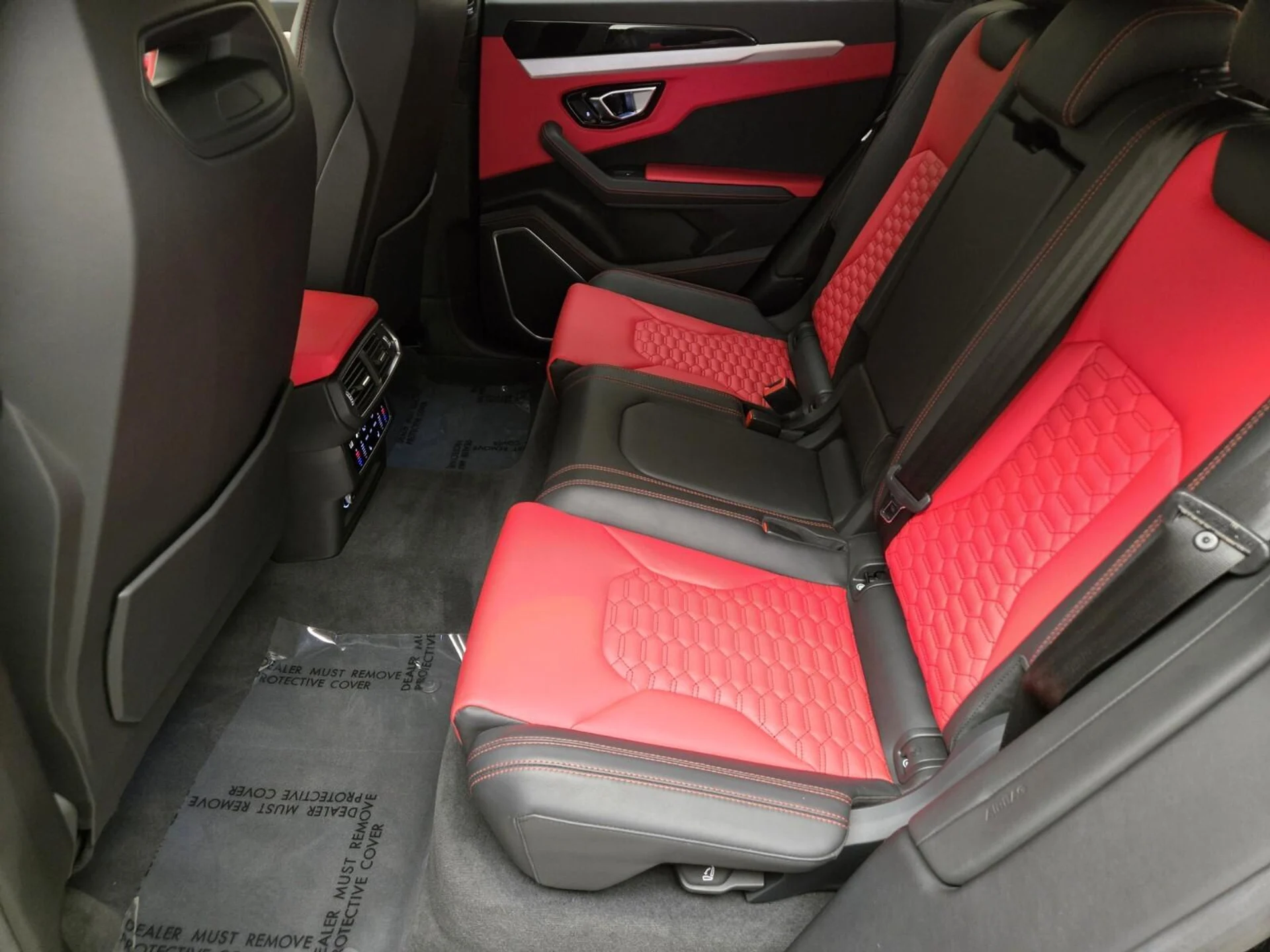mph019_384888032_Used_2021_Lamborghini_Urus_1754376901_6ff0640662