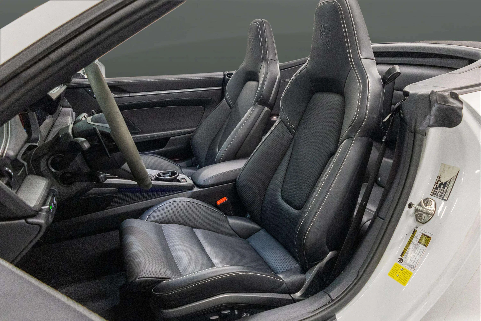 mph019_3862366646_9b85a147_8eae_4694_80d5_cee63b41353e_202520_Porsche2091120_Carrera20_S20_Cabriolet2028_WP_0_CH_2_A91_SS_24928329_20_d10ad6d96c
