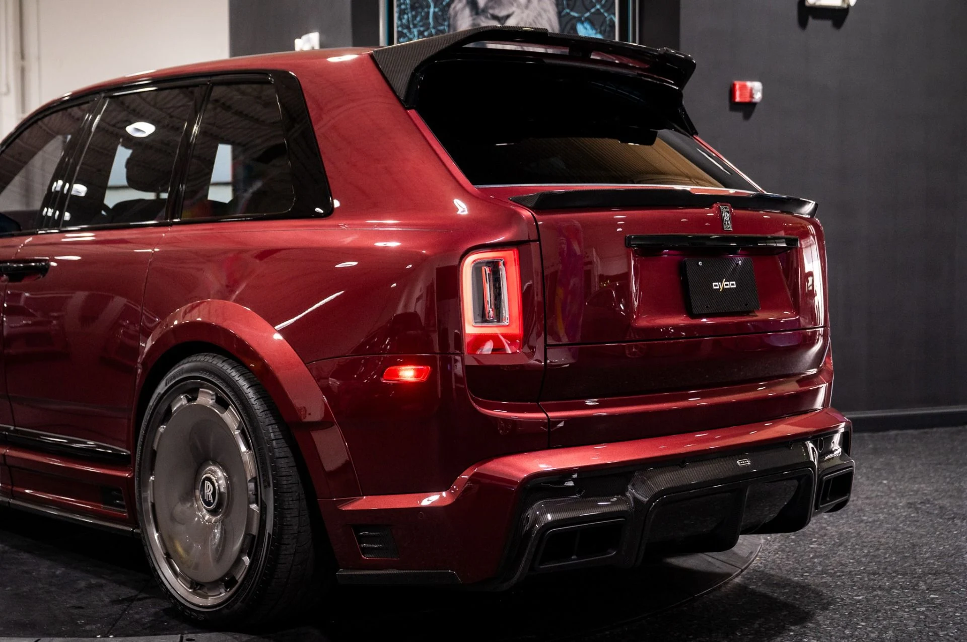 mph019_3864799113_Used_2022_Rolls_Royce_Black_Badge_Cullinan_Urban_Automotive_Widebody_HRE_wheels_1771025281_e6dc3e6666