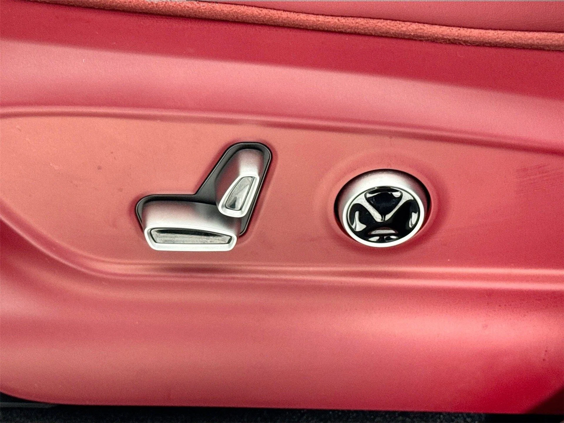 mph019_3867737344_893ed365277e2b0fcc2fe89fac38e1fbx_0aebb1ac92