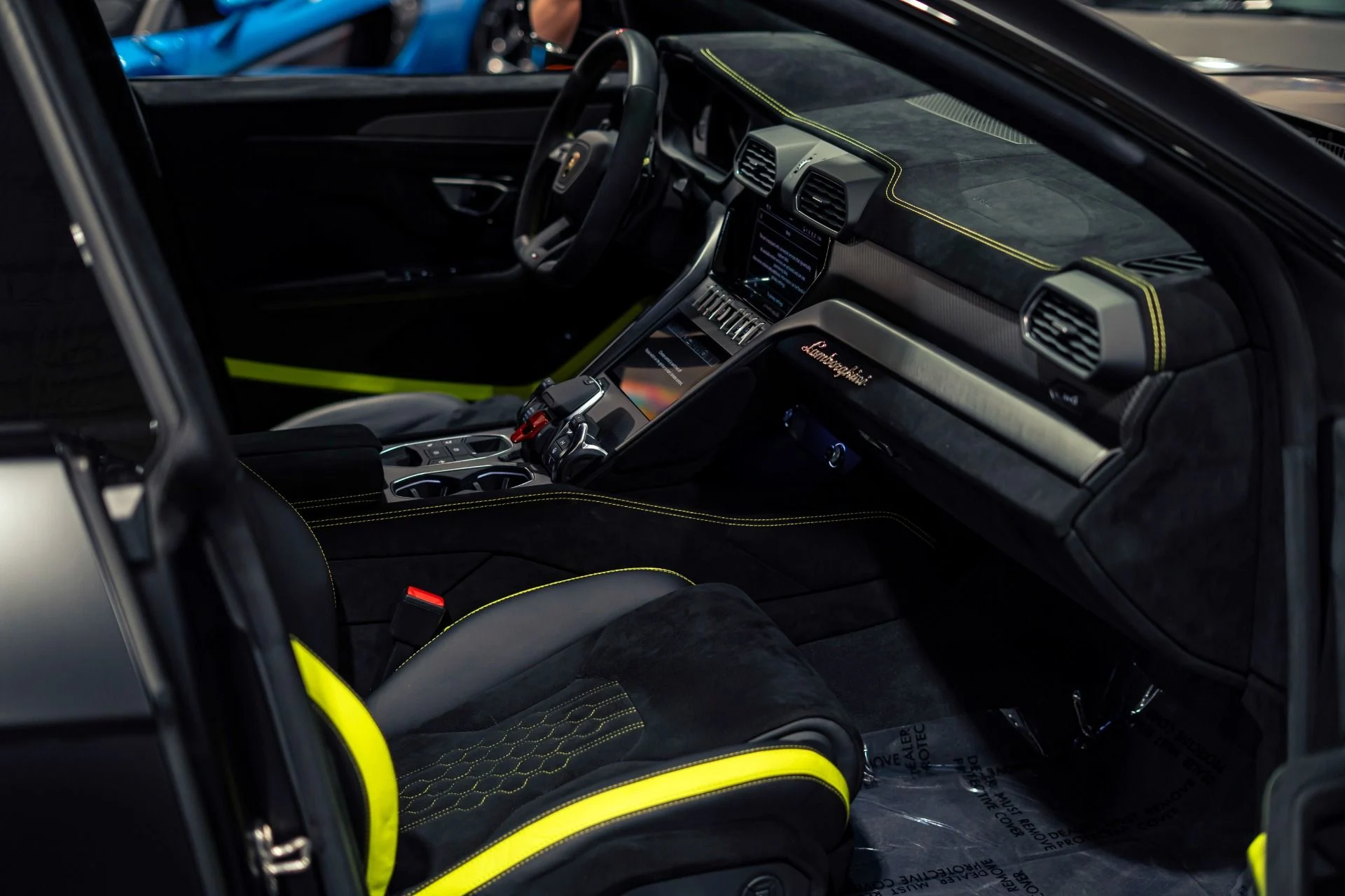 mph019_3868383049_Used_2023_Lamborghini_Urus_Performante_1780414144_5cb6145549