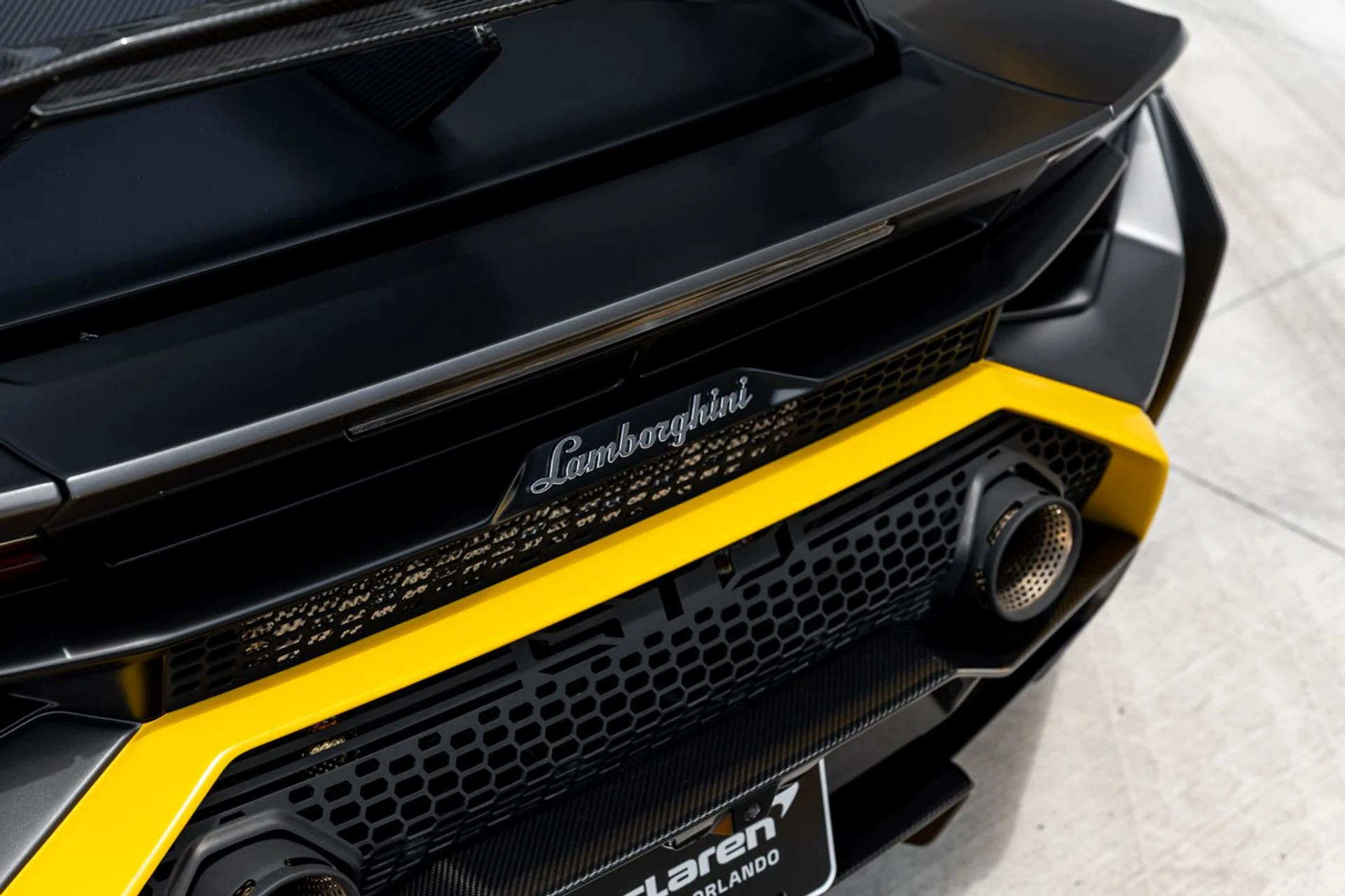 mph019_3870184331_Used_2024_Lamborghini_Huracan_STO_e739b7db73