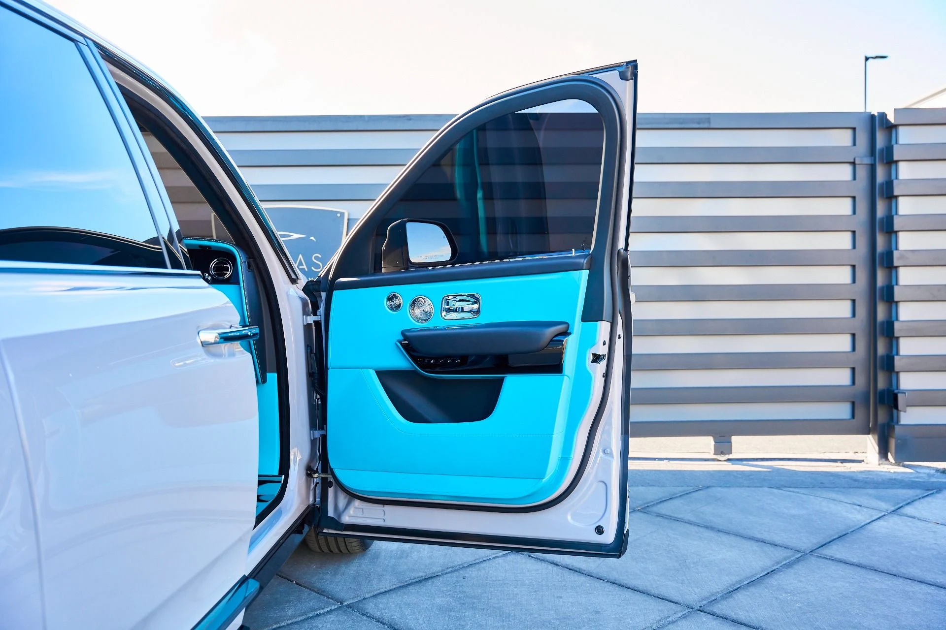 mph019_3881065206_Used_2025_Rolls_Royce_Cullinan_Base_1767668737_61b9e2bbe3