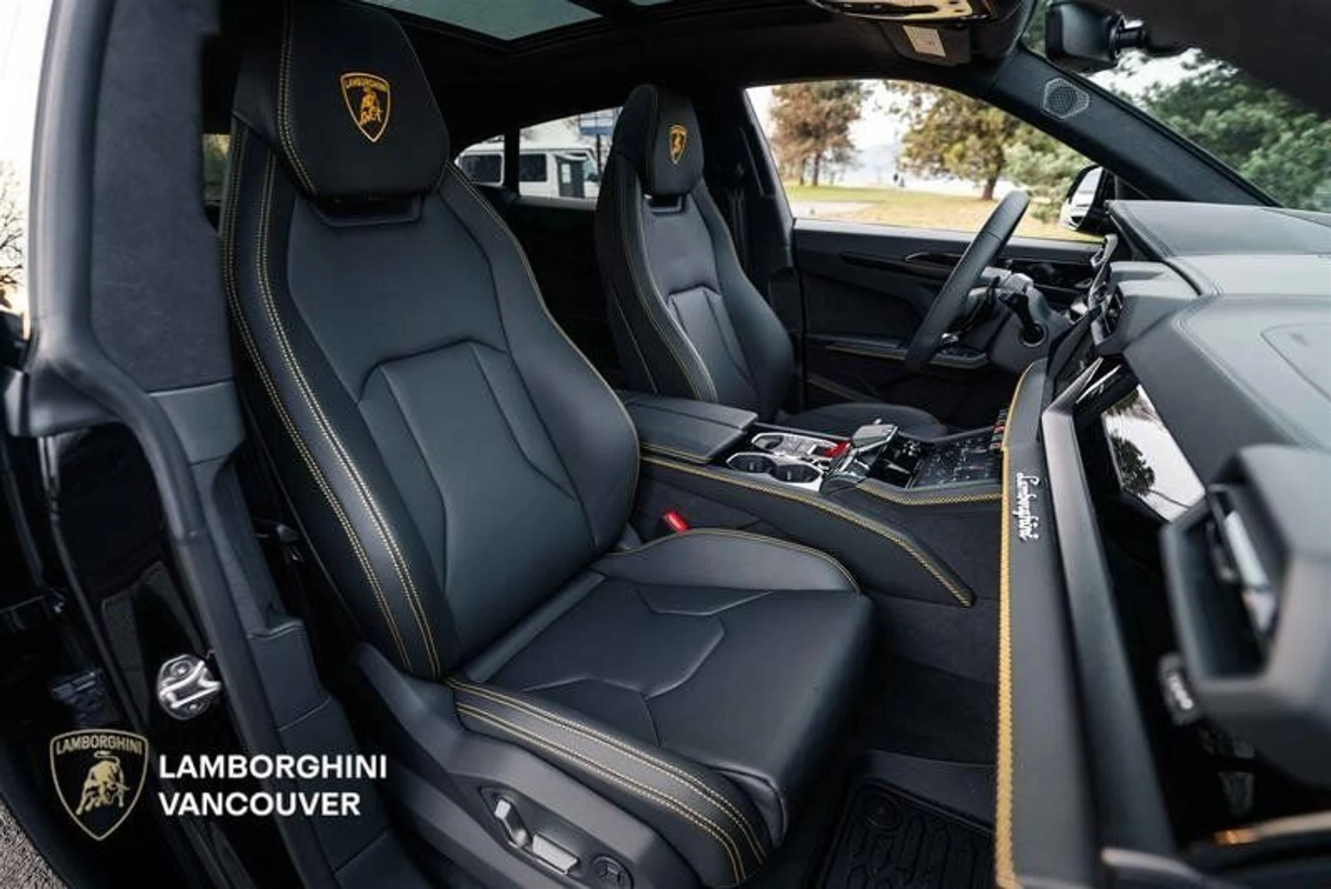 mph019_3888108184_39069072_01354_2025_lamborghini_urus_020_70d77969e5