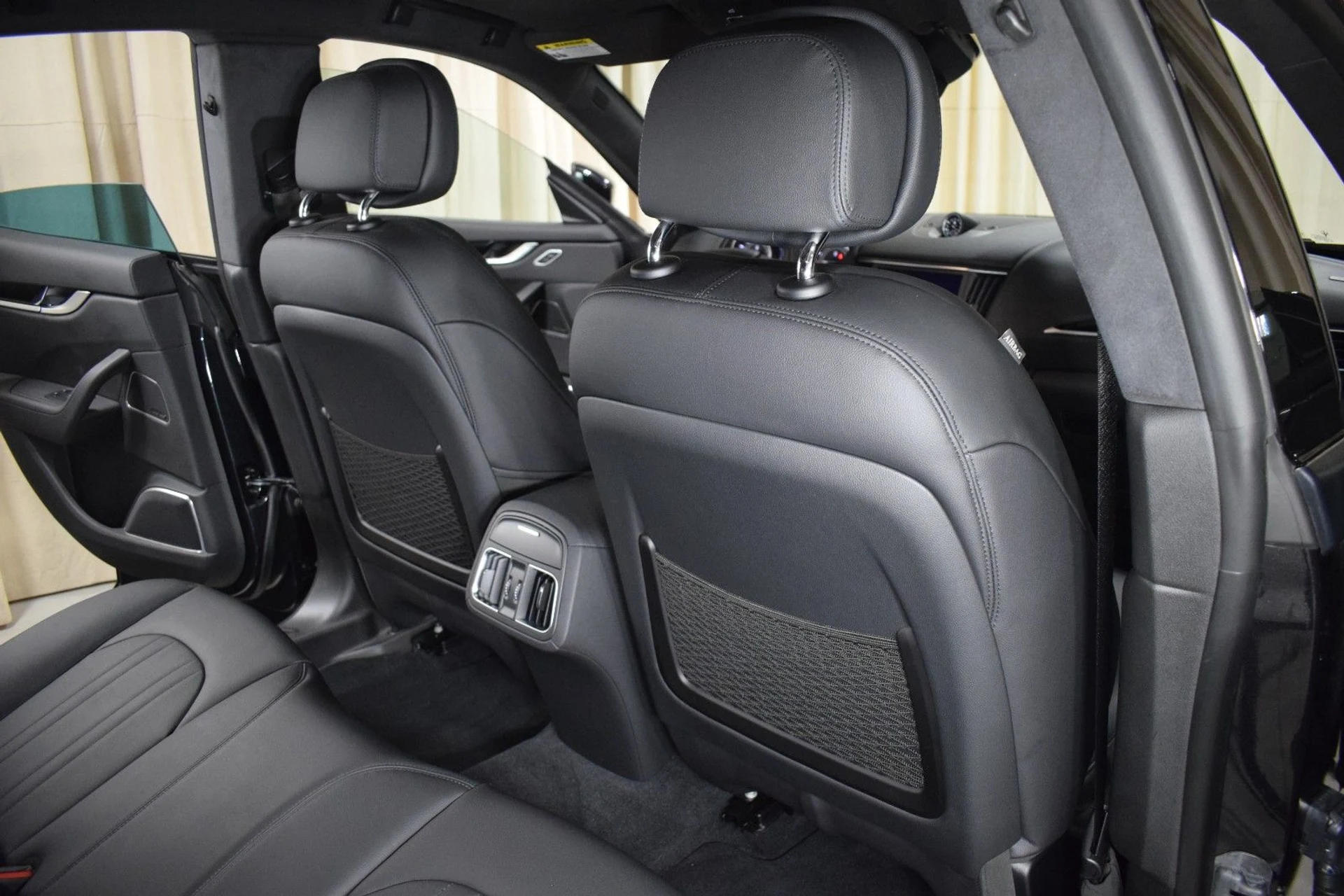 mph019_3893100447_3370786652ccfa31d91e04962319e4b1x_38410f9093