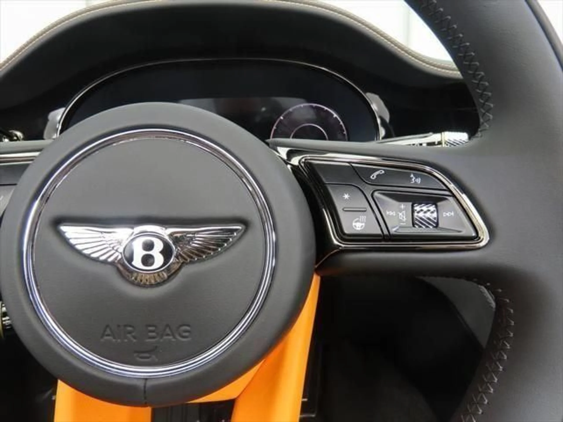 mph019_3902395139_used_2025_bentley_continental_gtblackeditionconvertible_8119_23029542_20_640_86d6b9a210