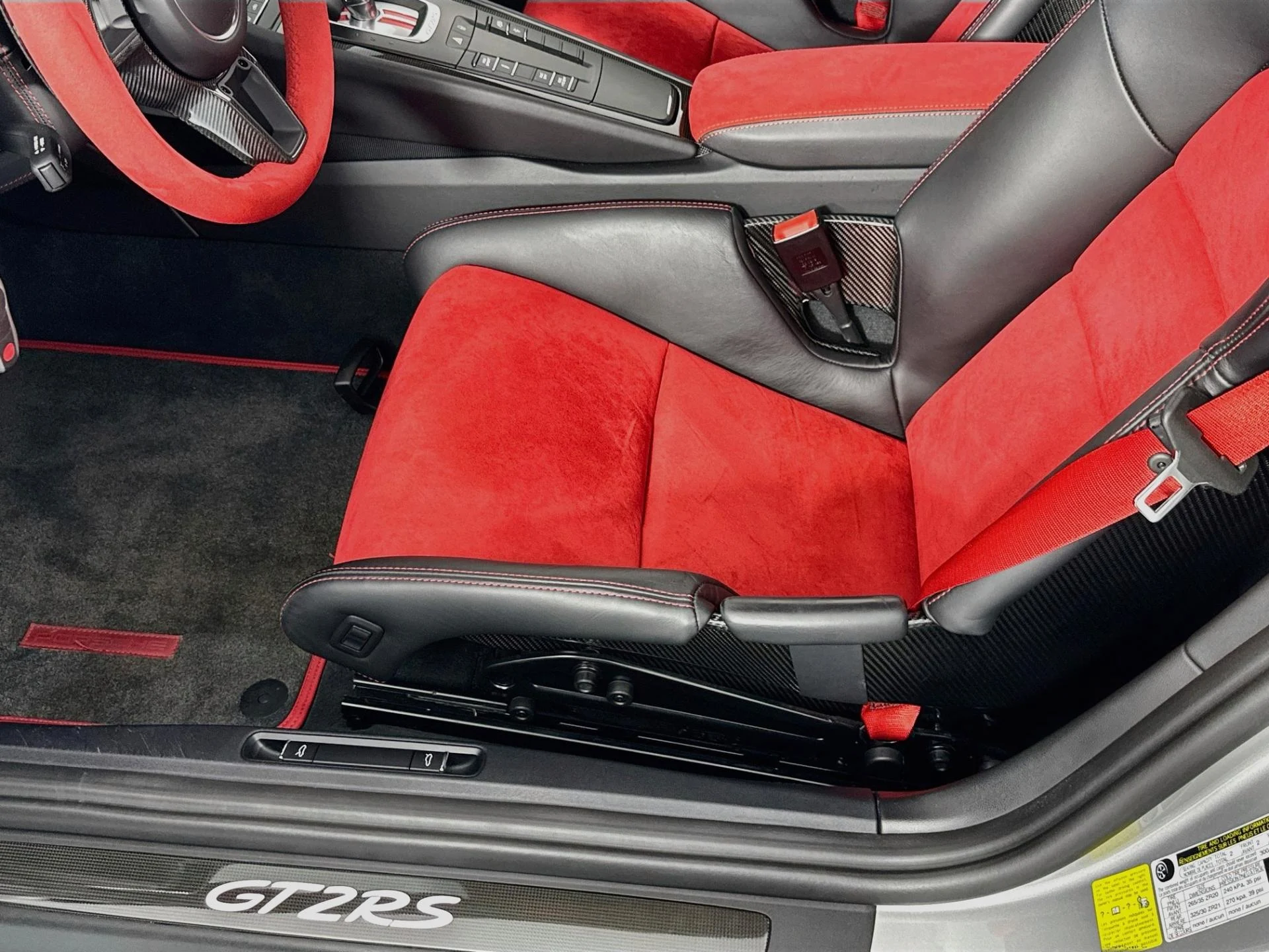 mph019_3905038003_Used_2018_Porsche_911_GT_2_RS_1785871769_b22ecf355e