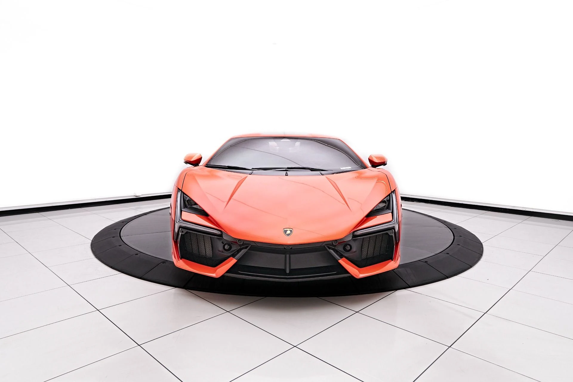 mph019_3910006336_Used_2024_Lamborghini_Revuelto_Base_1755224841_dfb46da72b