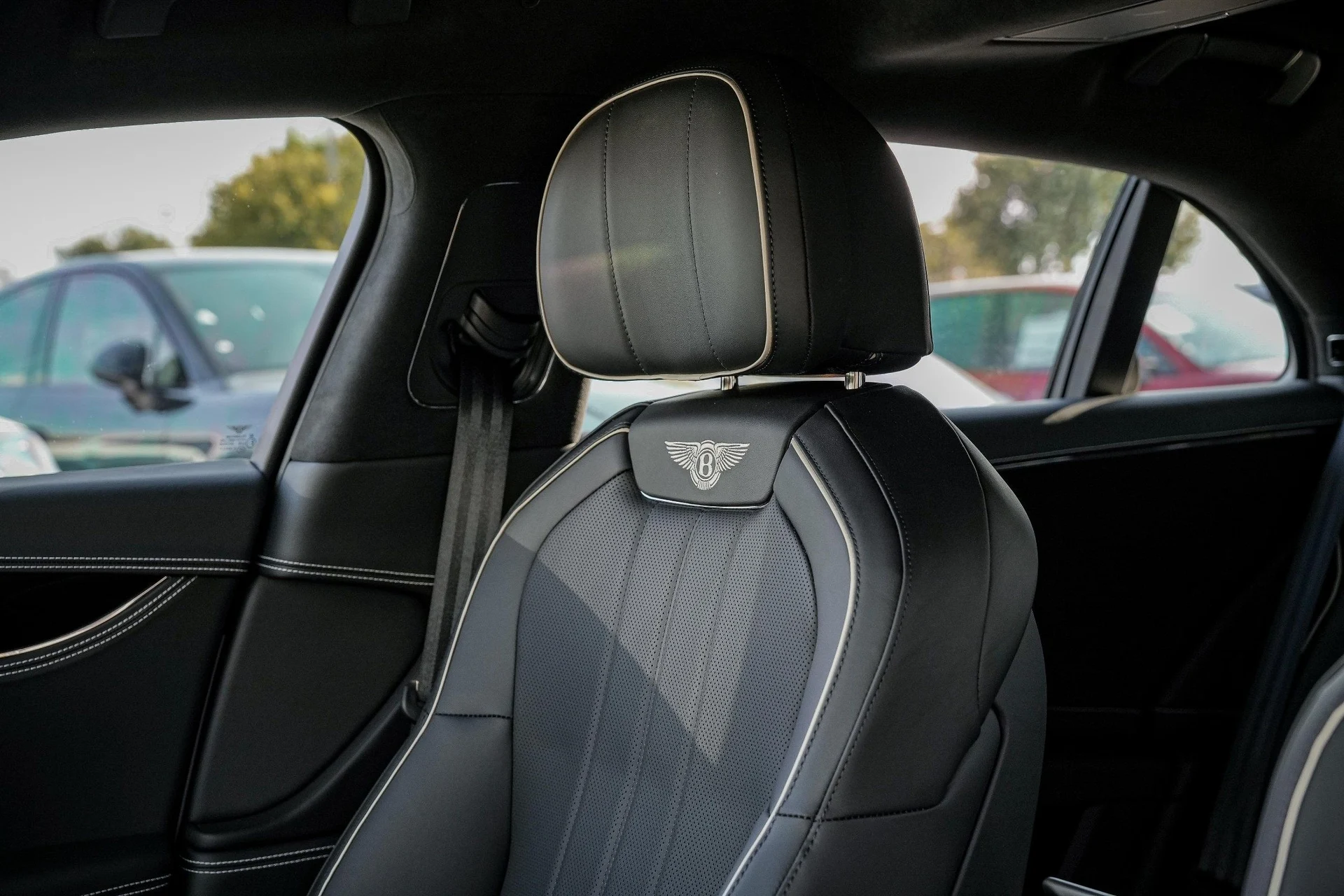 mph019_3918623750_Hi_Tech_Luxury_Imports_LLC_SCBBP_6_ZG_7_TC_024549_image_19_6e7b8e0dfa