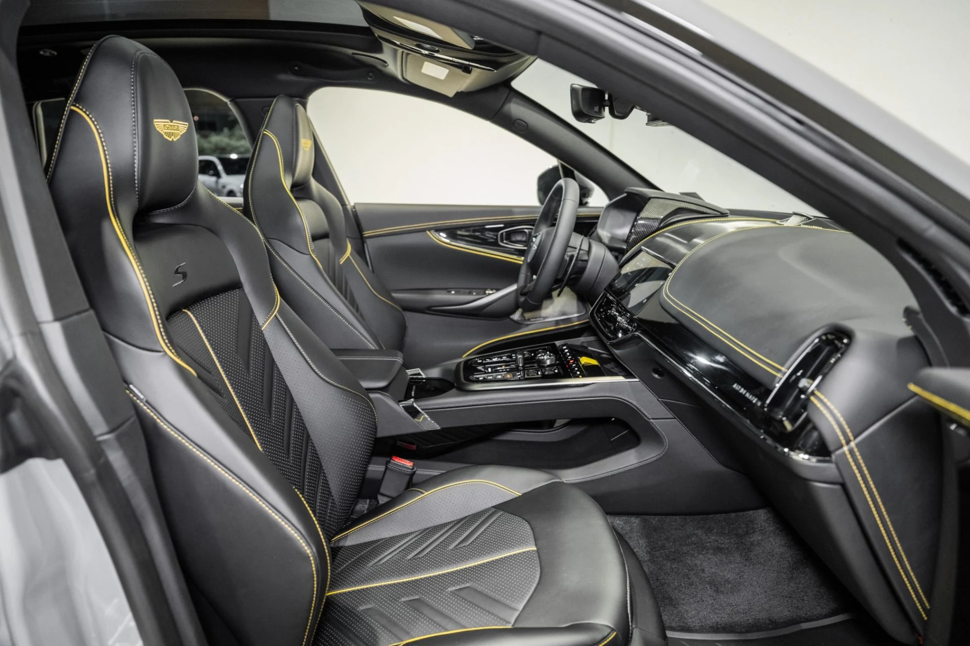 mph019_3919879052_New_2026_Aston_Martin_DBX_S_1778681702_c37f14c3fa
