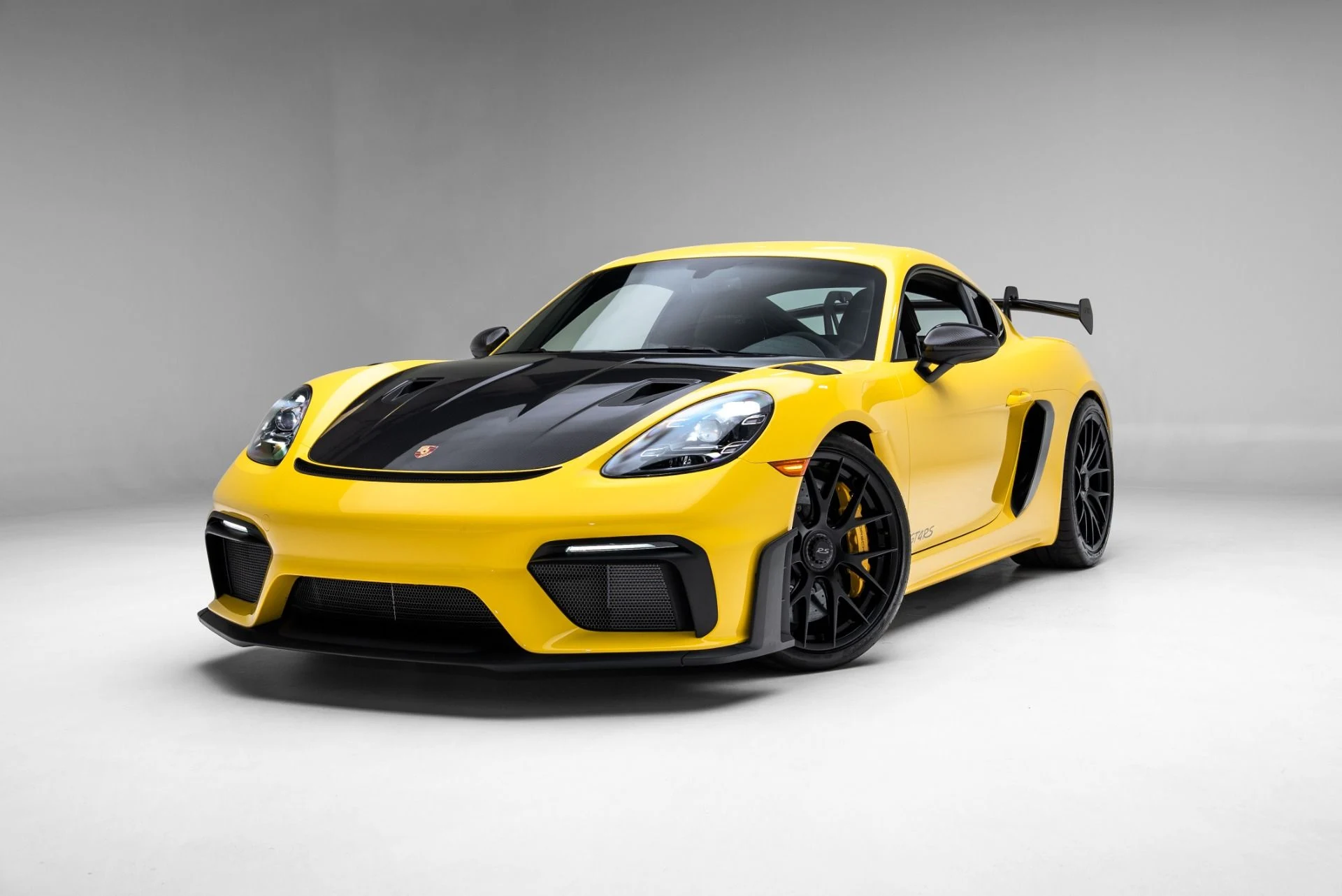 mph019_3928907665_Used_2024_Porsche_718_Cayman_GT_4_RS_1775511445_9d9d9e6b7c