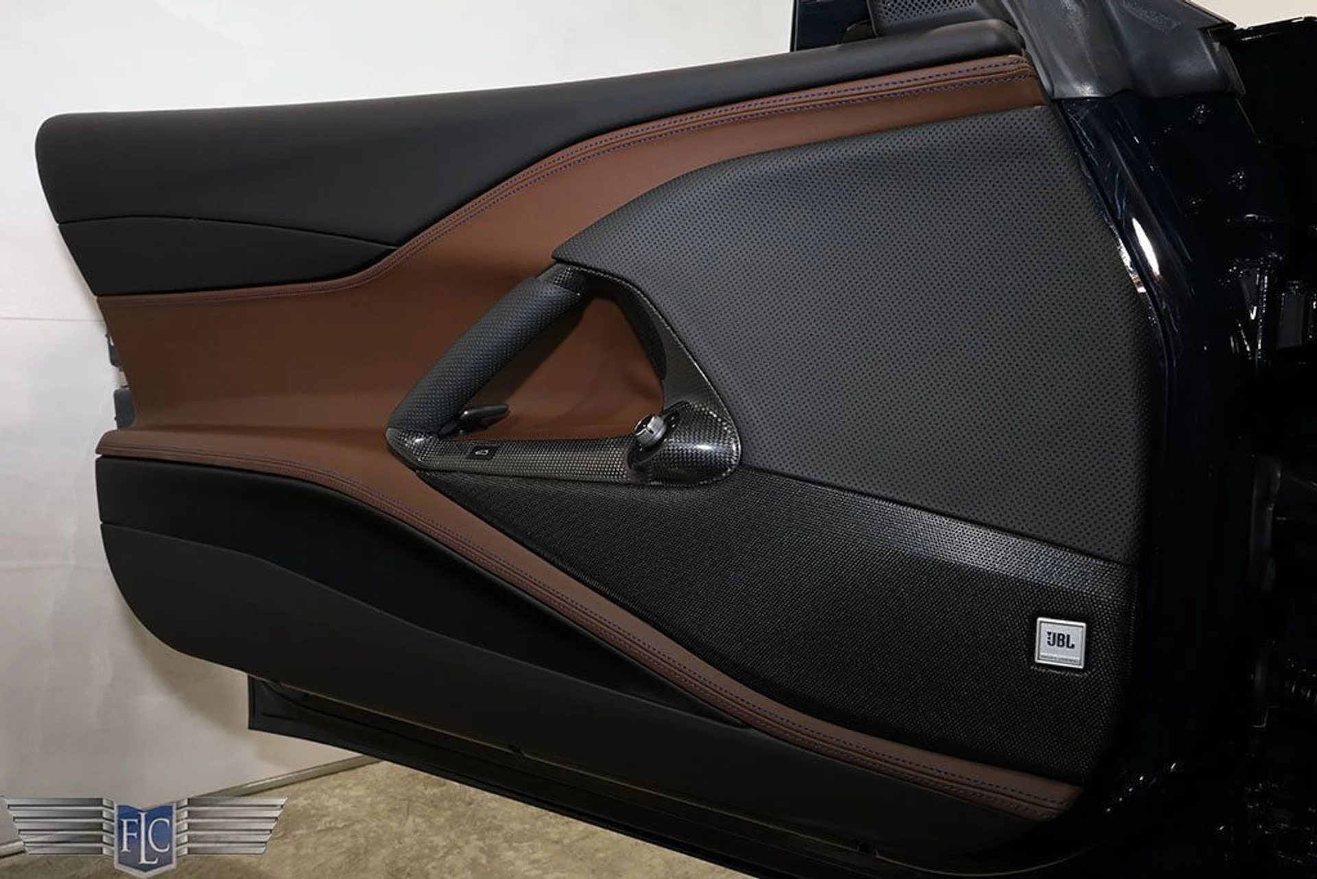 mph019_3936160312_used_2023_ferrari_812_gts_convertible_9689_22953205_20_1024_bd6a59e1a2