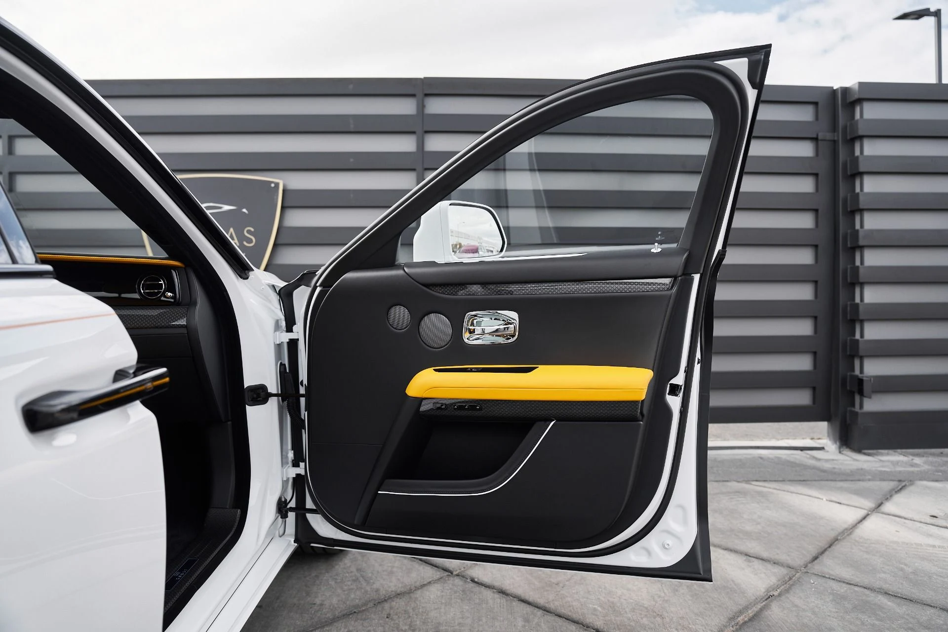 mph019_3936740520_Used_2025_Rolls_Royce_Ghost_Black_Badge_1763167765_ab4fbc37db