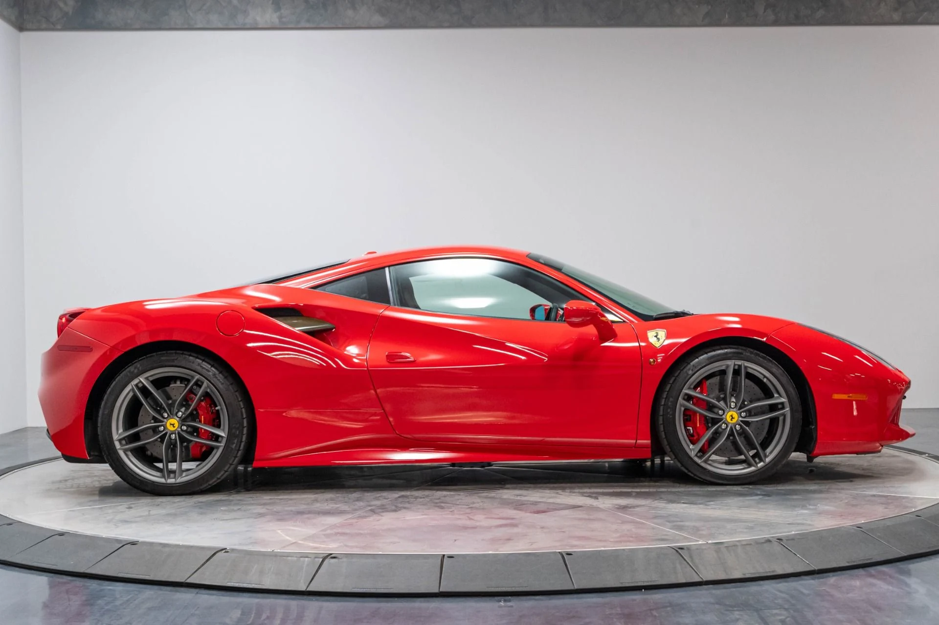 mph019_3943202864_Used_2018_Ferrari_488_GTB_1786120239_67d26cf2ce
