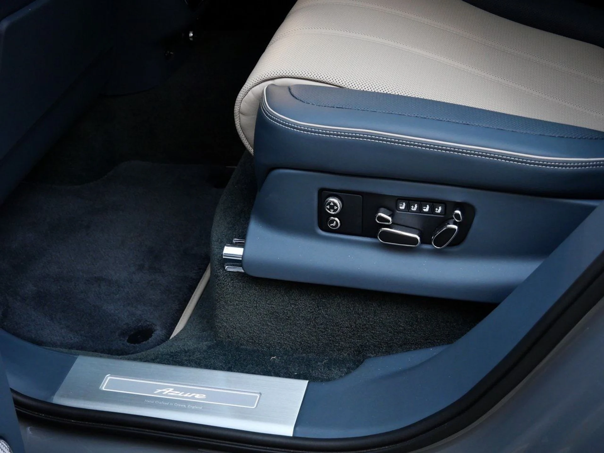 mph019_3956439943_17797e715c9f5e4bf2384867ab353de4x_4f82ea1e7c