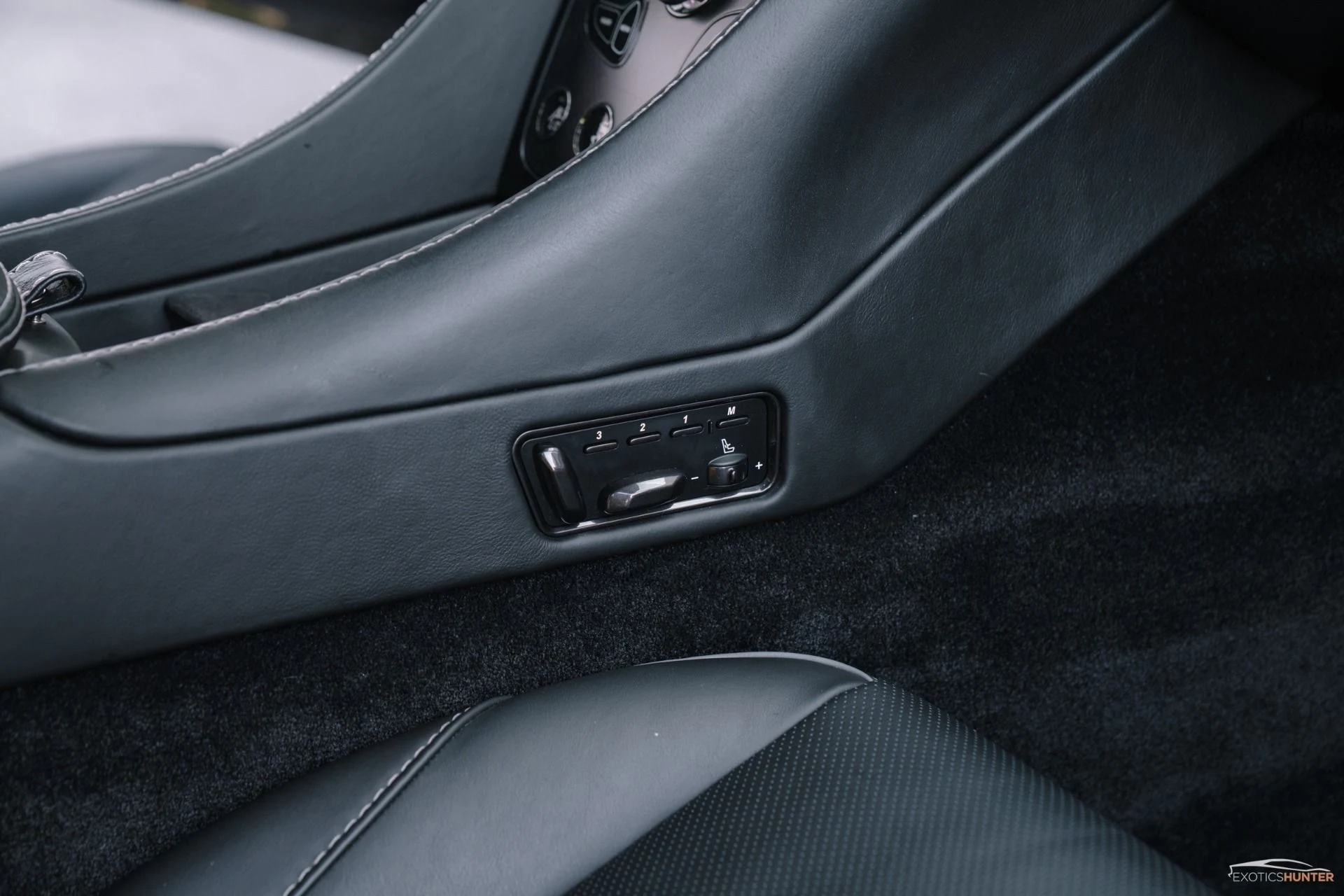 mph019_3970324352_Used_2014_Aston_Martin_Vanquish_Carbon_Everything_1754011485_323c5fddf4