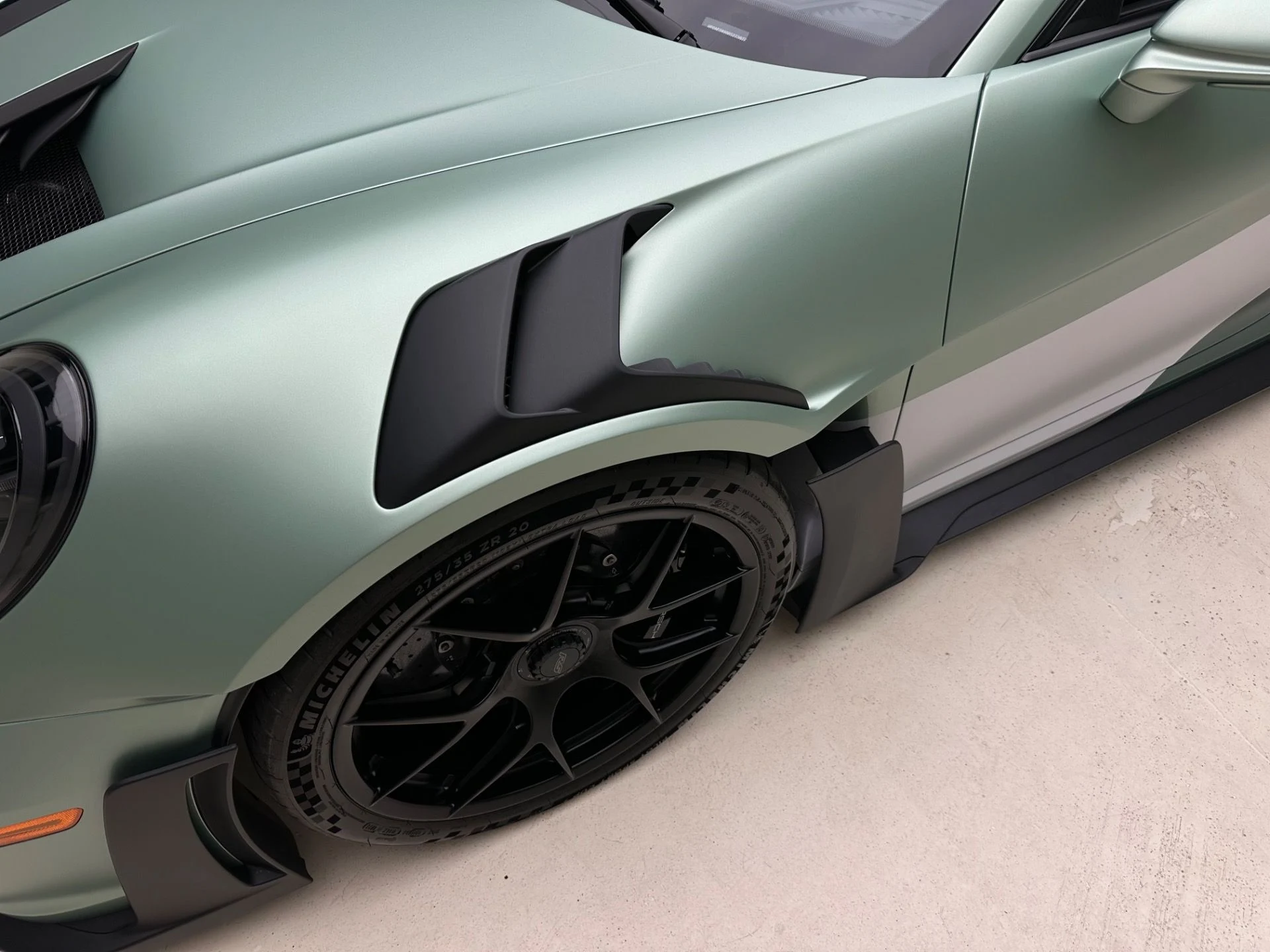 mph019_3982973247_Used_2024_Porsche_911_GT_3_RS_1777498455_47eb59a2d8