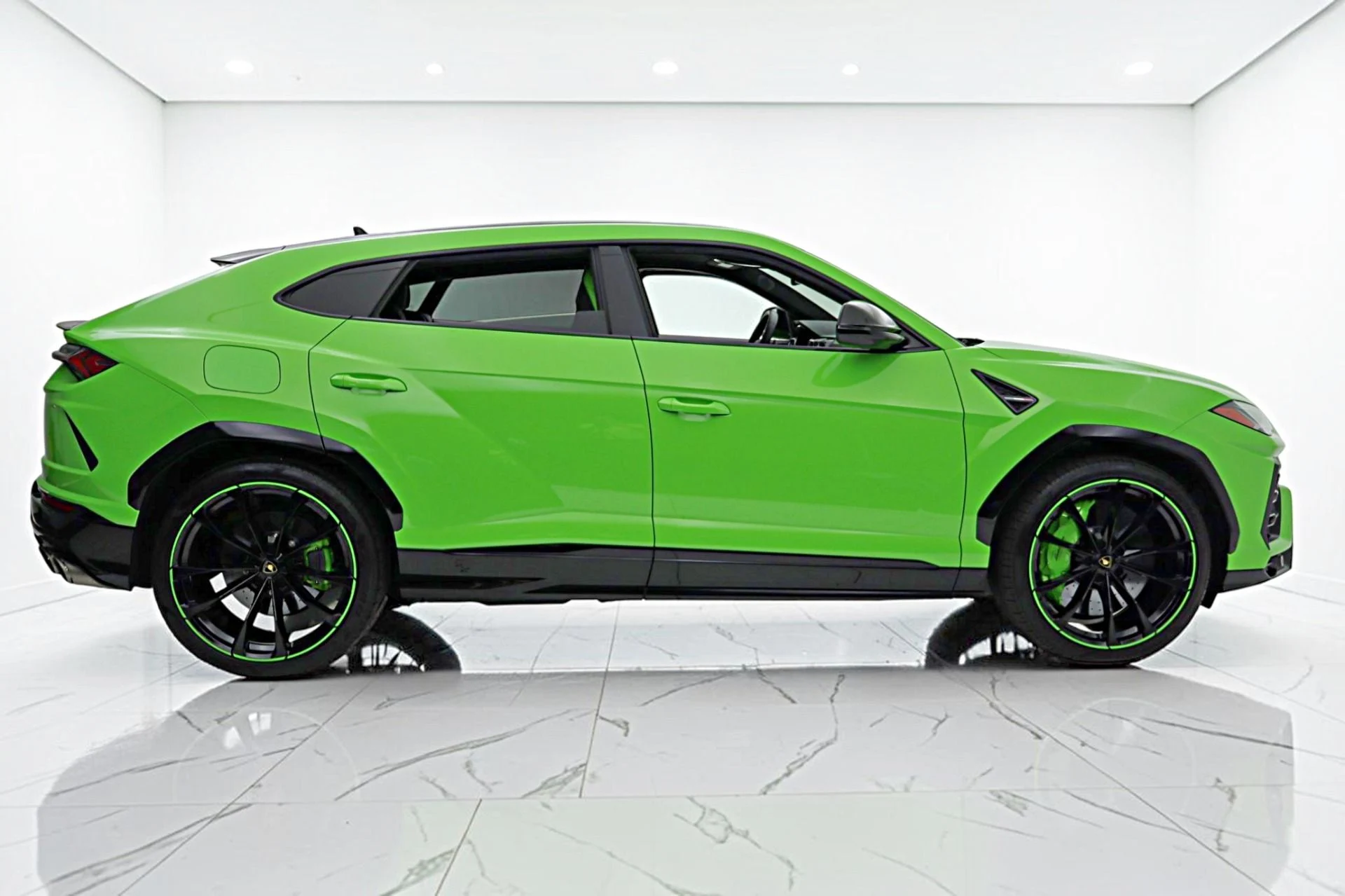 mph019_3987698766_Used_2021_Lamborghini_Urus_SELEZIONE_PRE_OWNED_CERTIFIED_PEARL_CAPSULE_d6dcf07cca