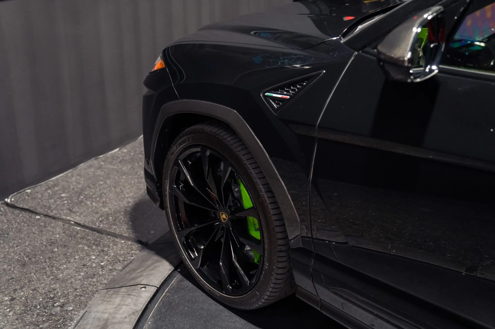 mph019_399029770_Used_2022_Lamborghini_Urus_FULL_CARBON_EXTERIOR_MASSIVE_MSRP_1786214516_074c7f6ad8