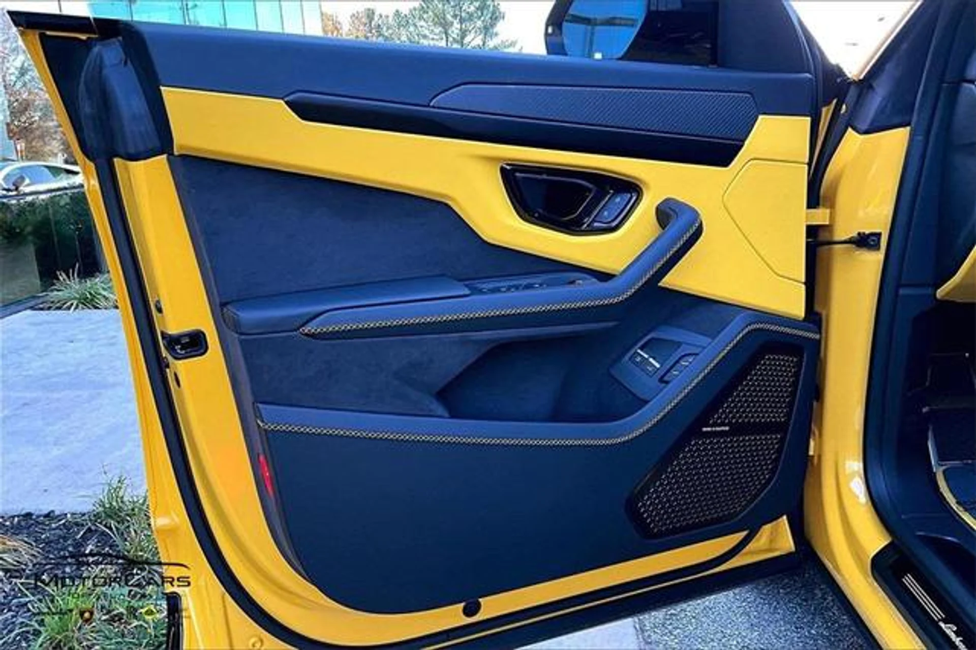 mph019_3993164000_n4y_E68_V50_UC_9_QT_sgn_A_Fms_Fe_Hlo_deeee8b781