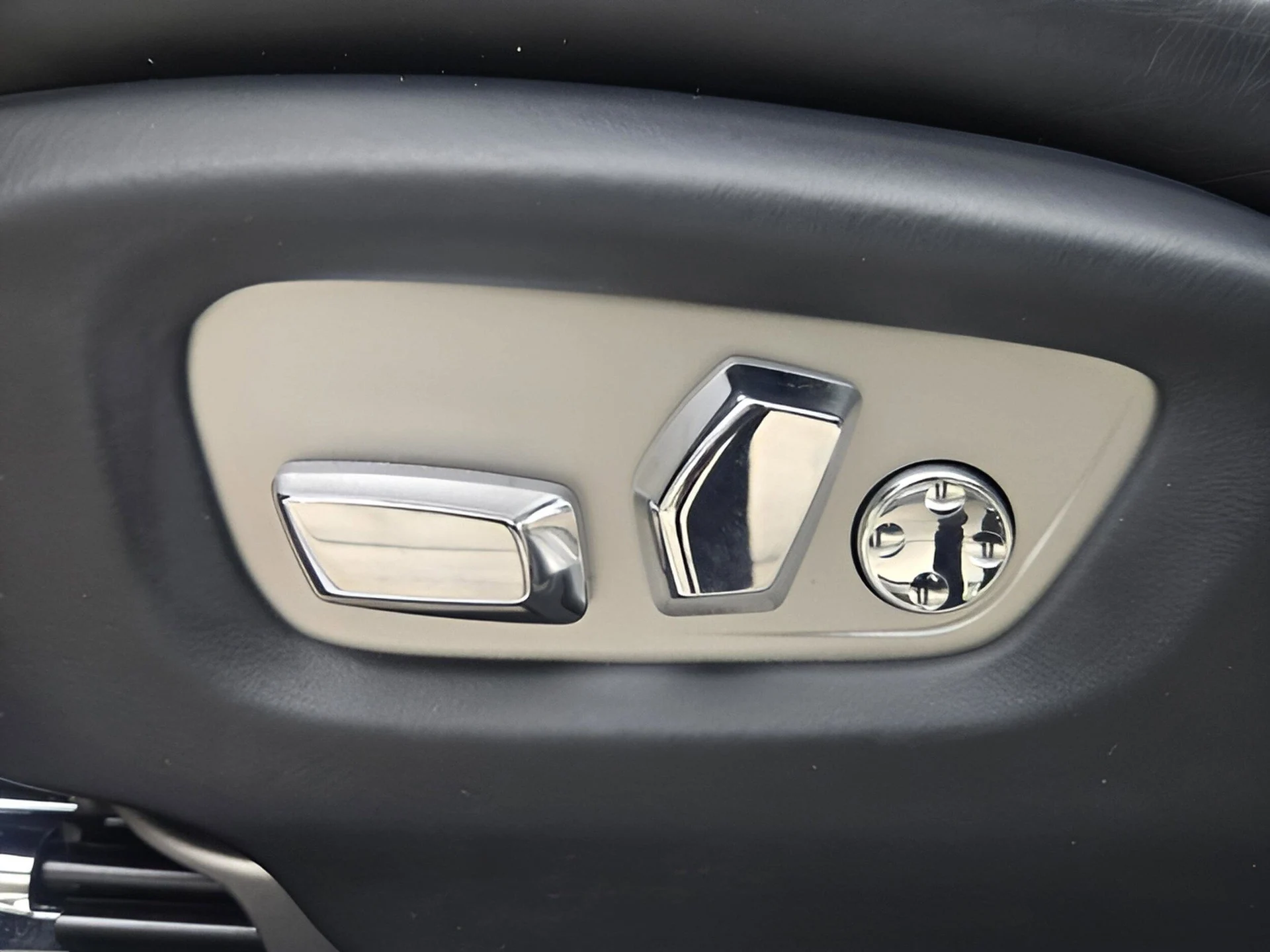 mph019_4004998432_64b4b5c5db4b74bfb77758802f5aa62ax_a42e6debef